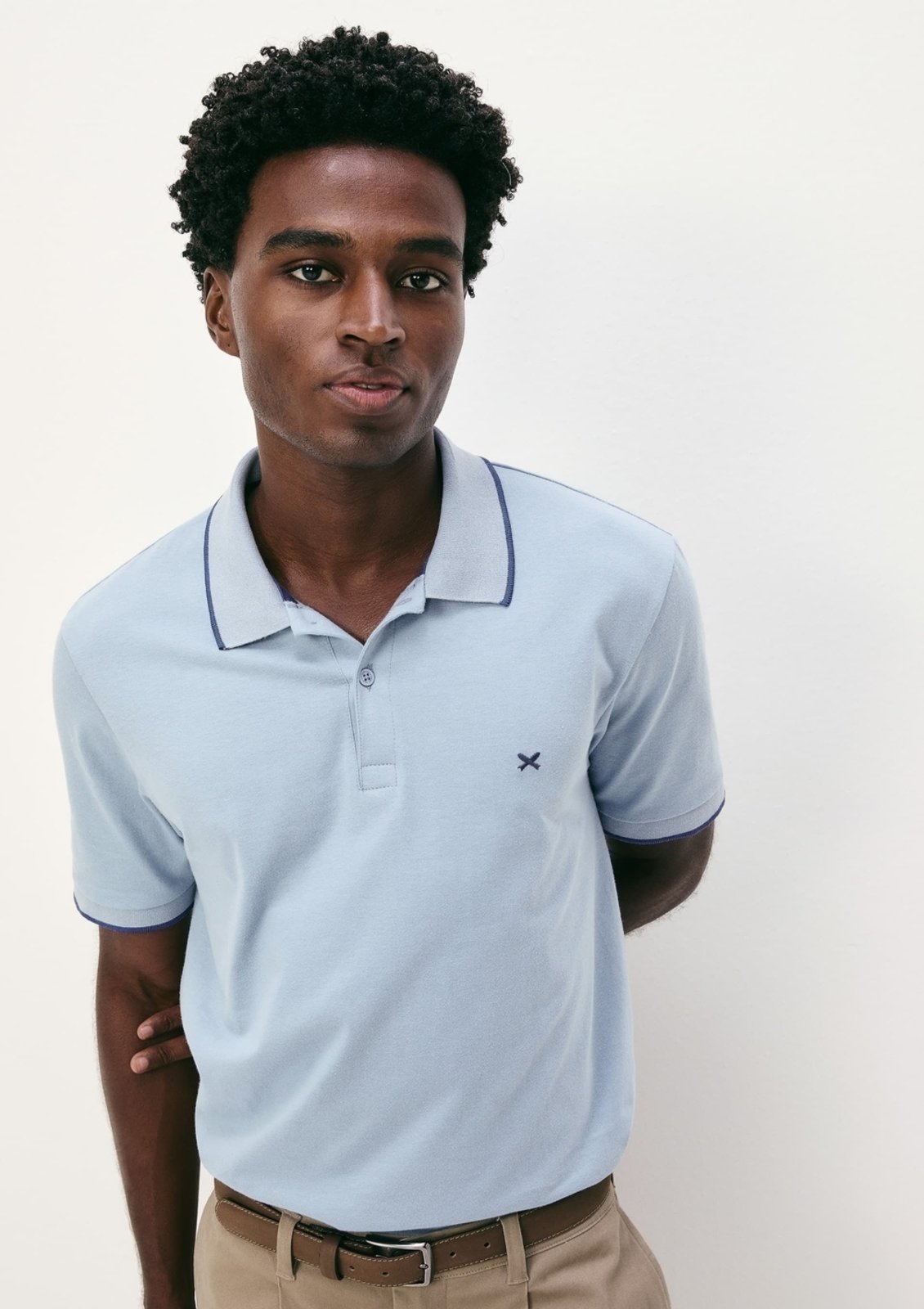 Vista 2 Camisa Polo Básica Masculina Em Malha De Algodão Com Bordado Hering azul Hering azul