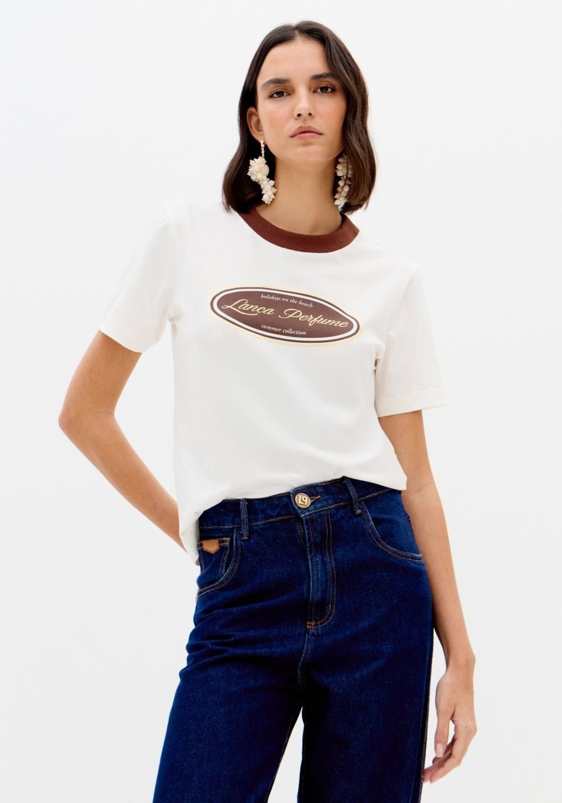 T-shirt Mangas Curtas Com Estampa Lança Perfume