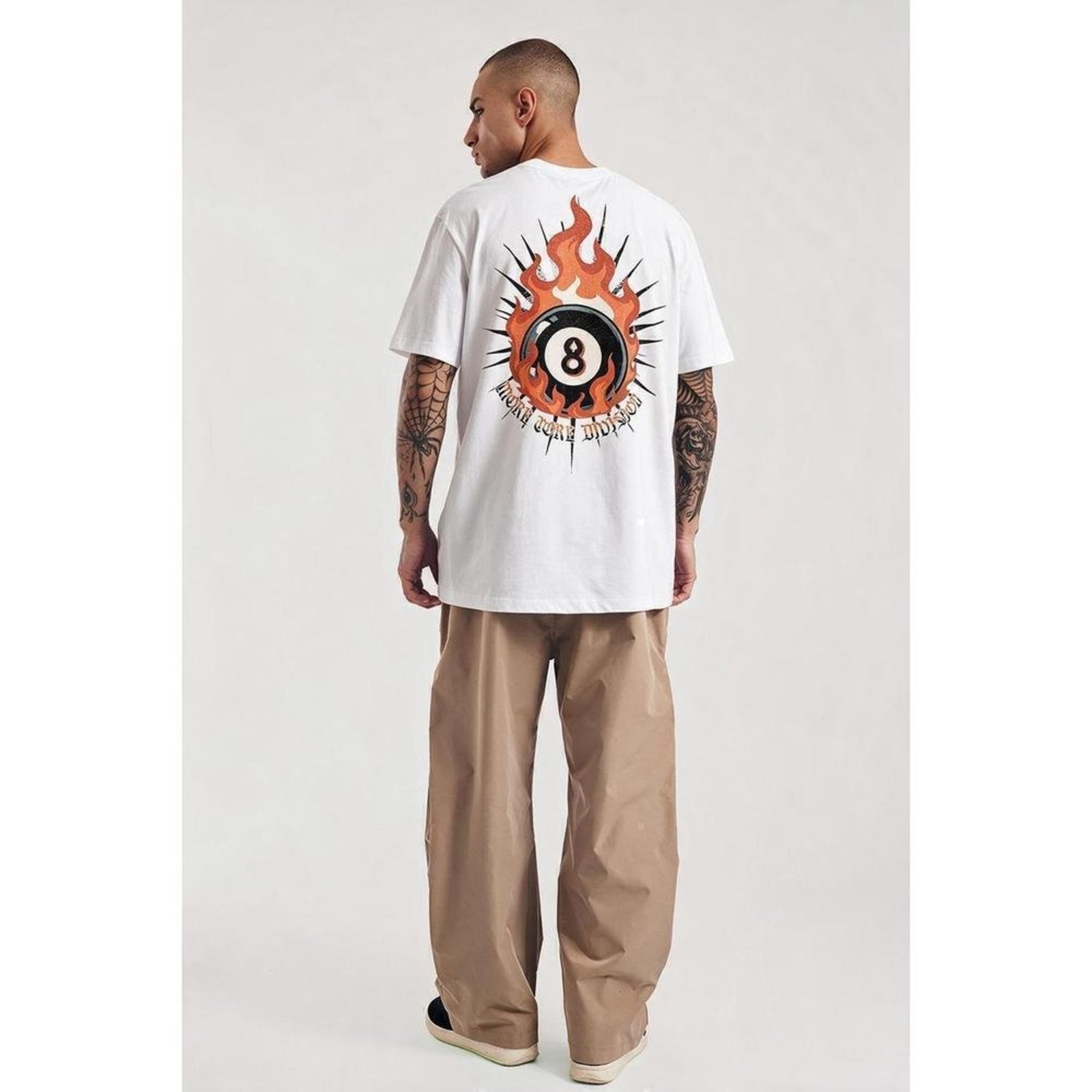 Camiseta Regular Costas Bola 8 Branco