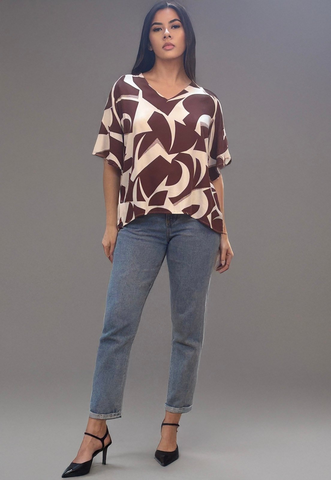 Blusa Amazonia Vital Gola V Manga Ampla Curta Estampa Raízes Marrom