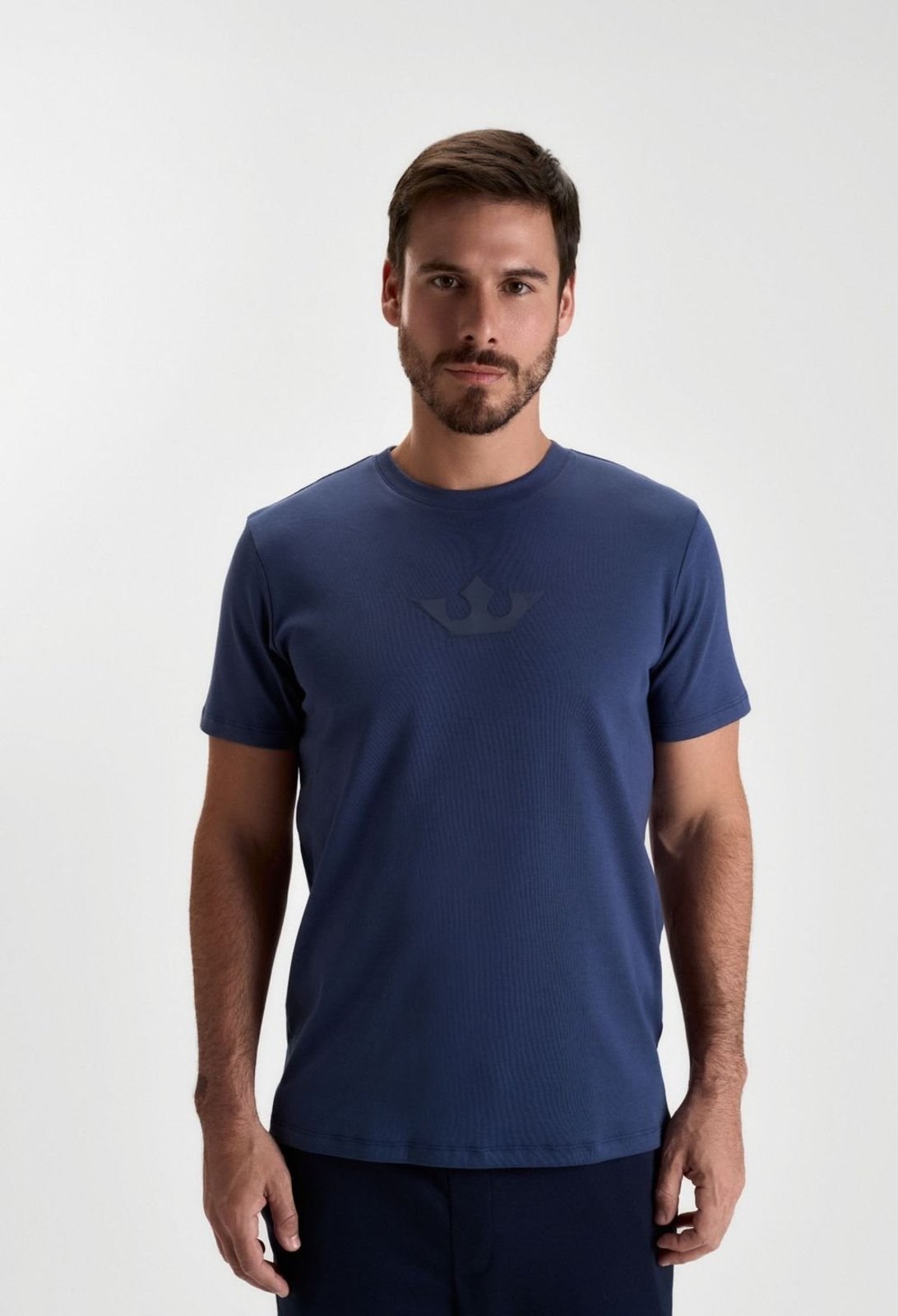 CAMISETA DOCTHOS SLIM MANGA CURTA ALGODÁO EGÍPCIO ESTAMPA COROA Camiseta Docthos Slim Manga Curta Algodão Egípcio Estampa Coroa 007 Marinho Eg