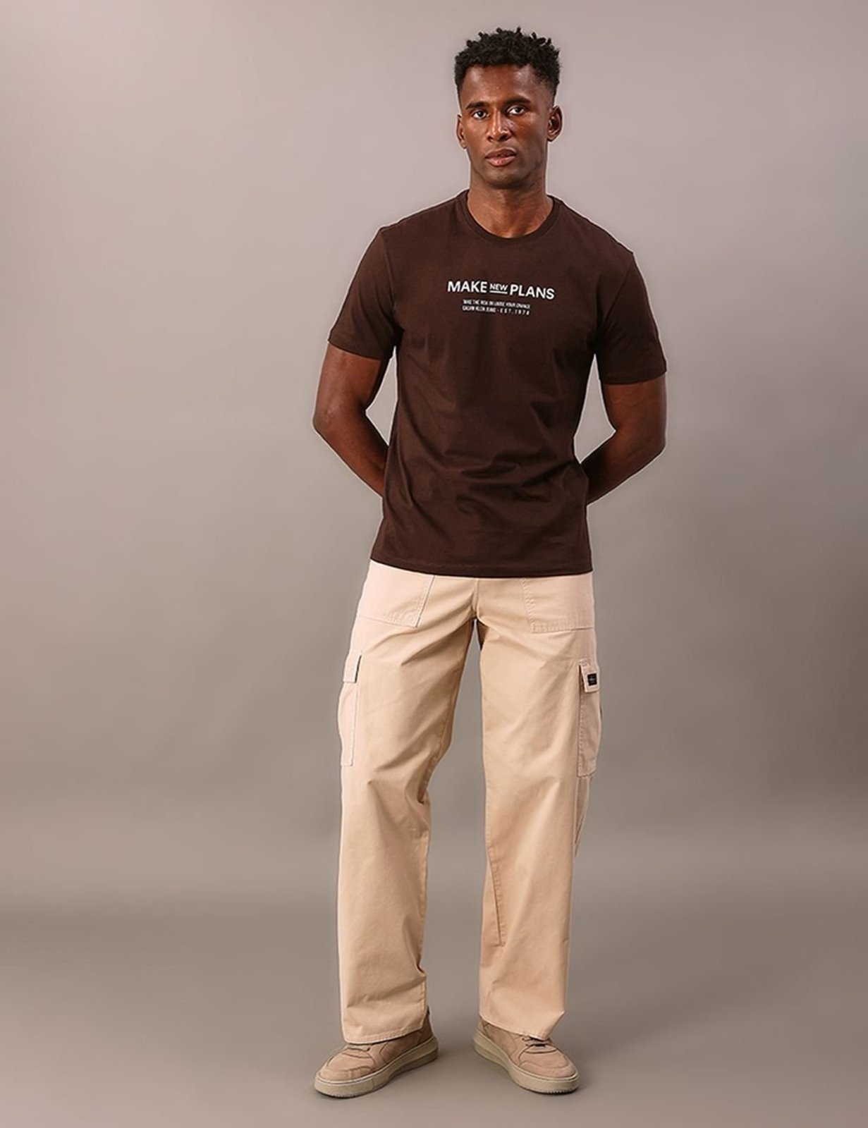 Camiseta Manga Curta Calvin Klein Jeans Masculino Make New Plans - Marrom Calvin Klein Jeans