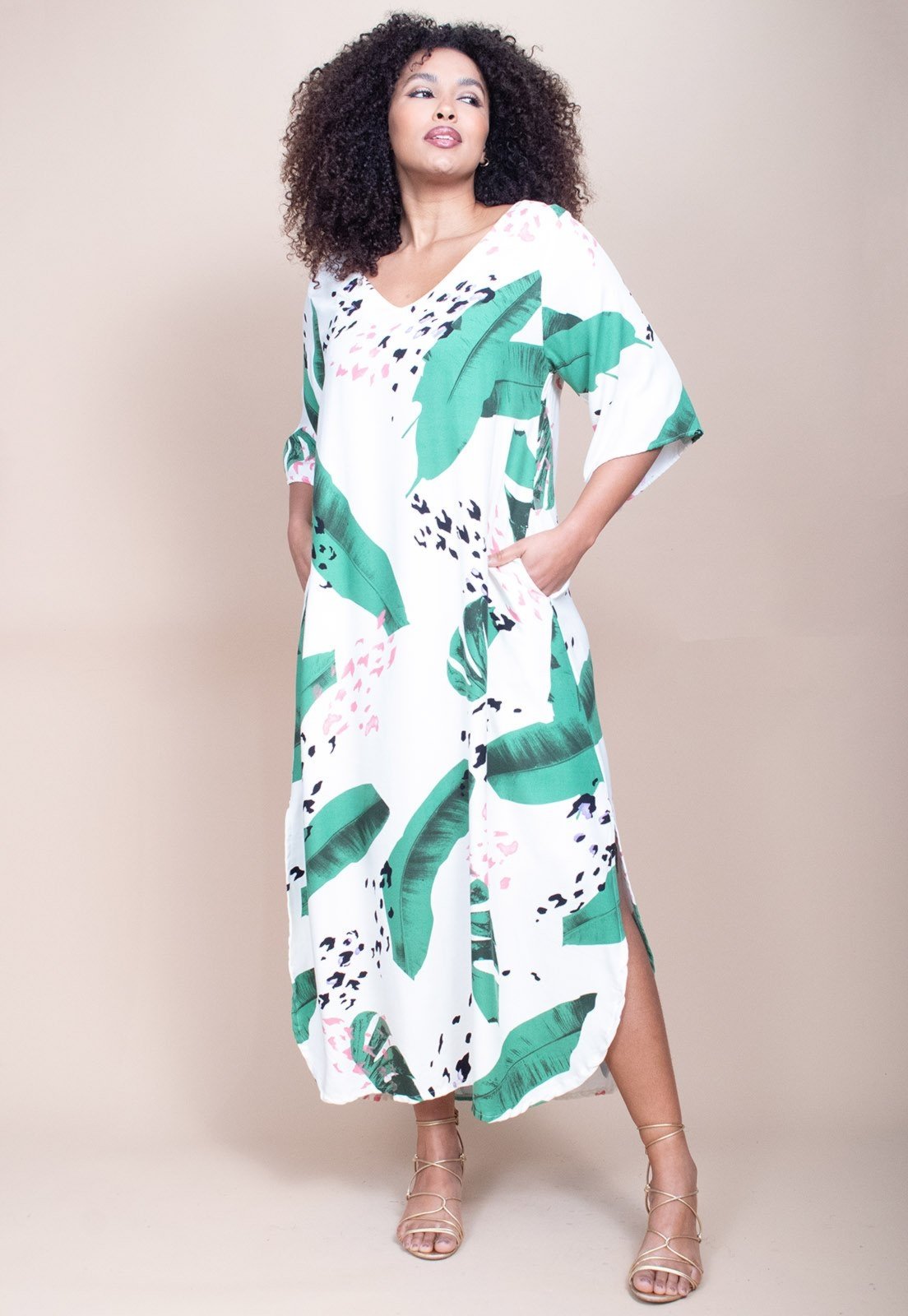 Vista 3 Vestido Cabanafree Midi Abapã Plano com Bolso Estampa Folhagem Poética estampado/off-white/preto Cabanafree estampado/off-white/preto