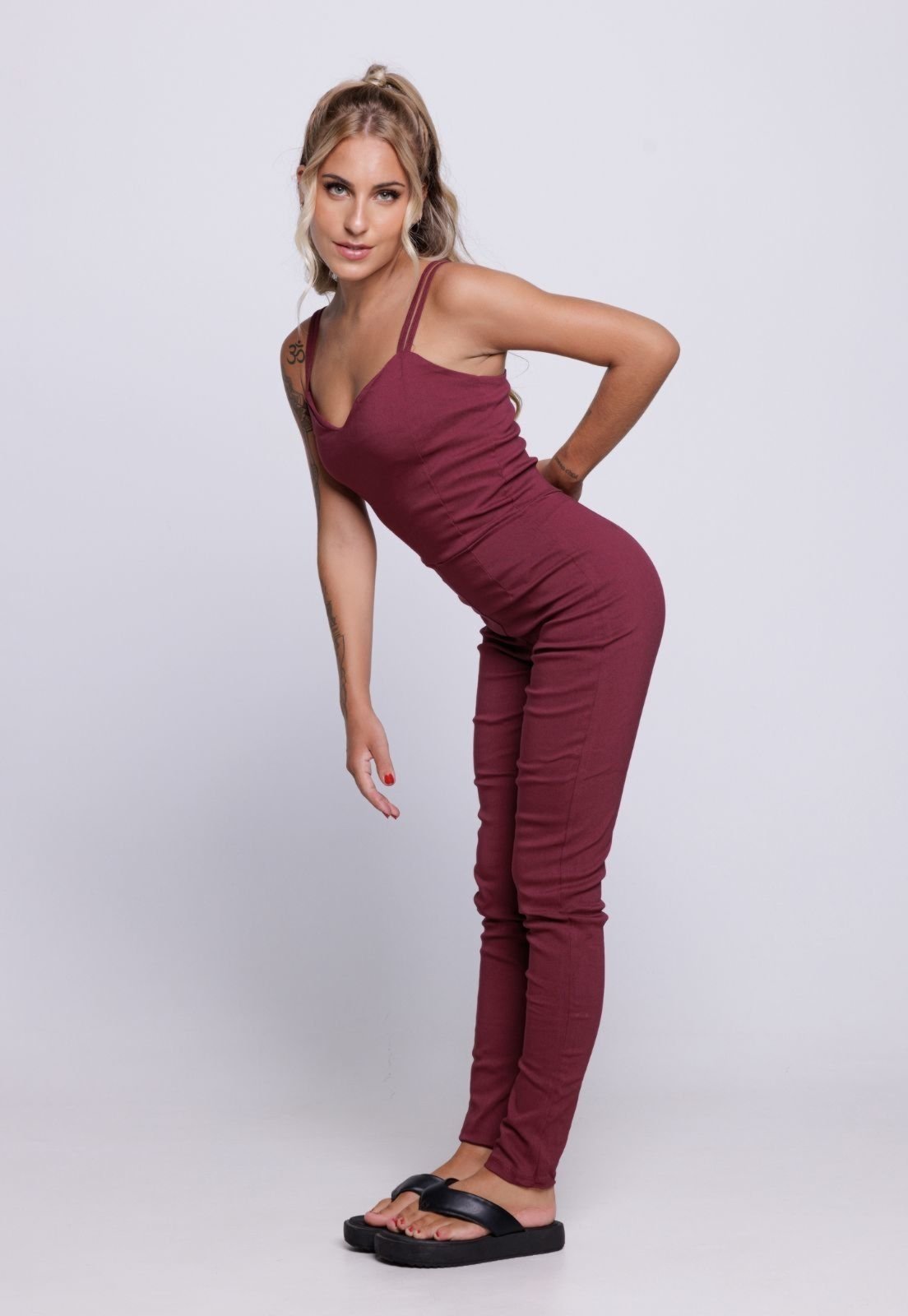 Vista 3 Macacão Casual Vekyo Liso Bengaline vinho VEKYO vinho