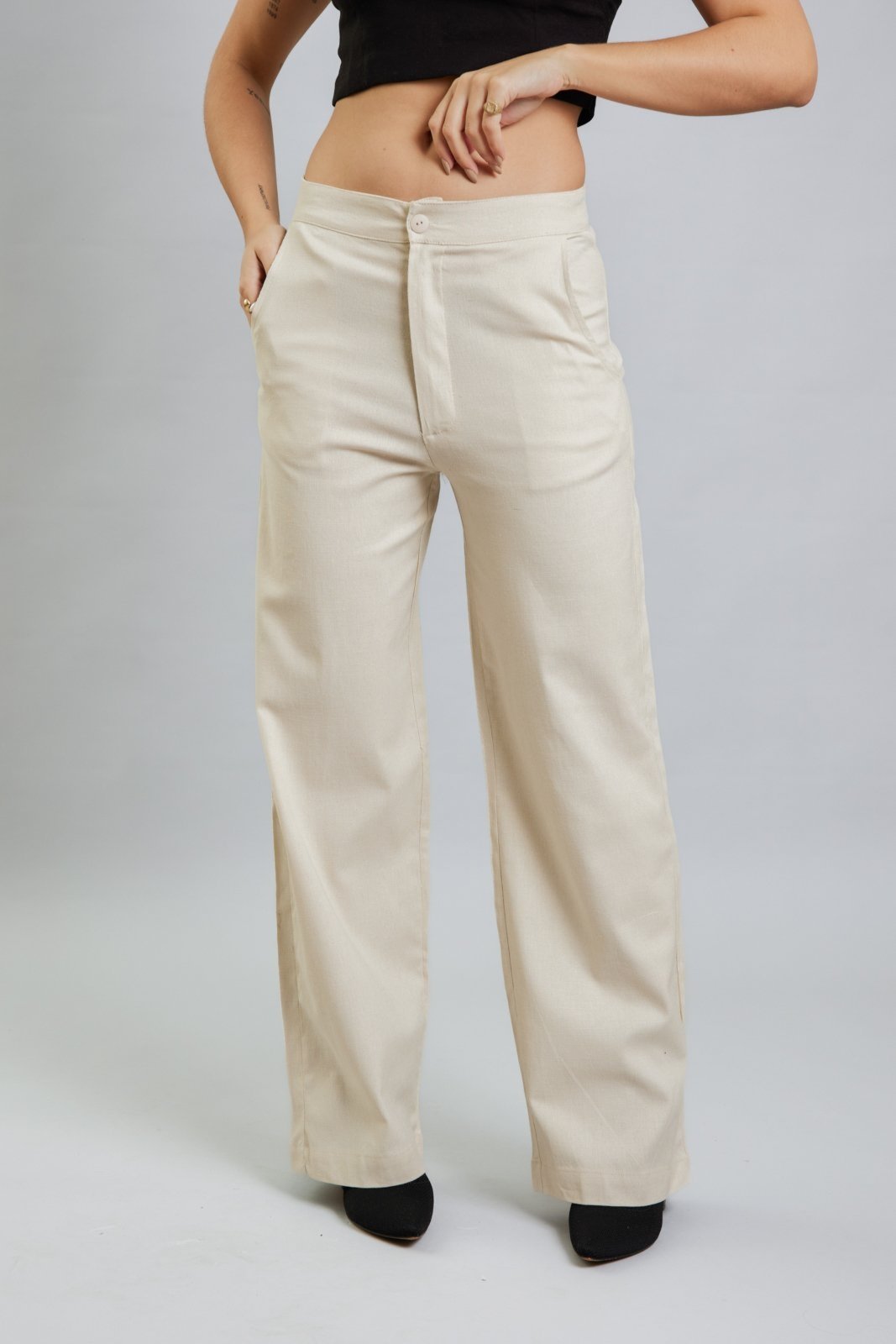 Calça Feminina Alfaiataria Pantalona Cintura Alta Dialogo Off White
