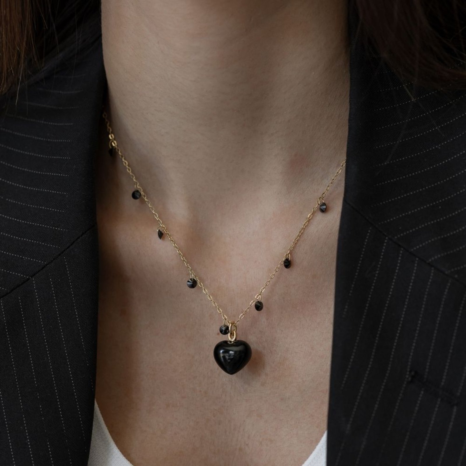 Infantil – Colar Delicado com Coração Preto e Bolinhas Preto e Branco Banhado a Ouro Ania Store
