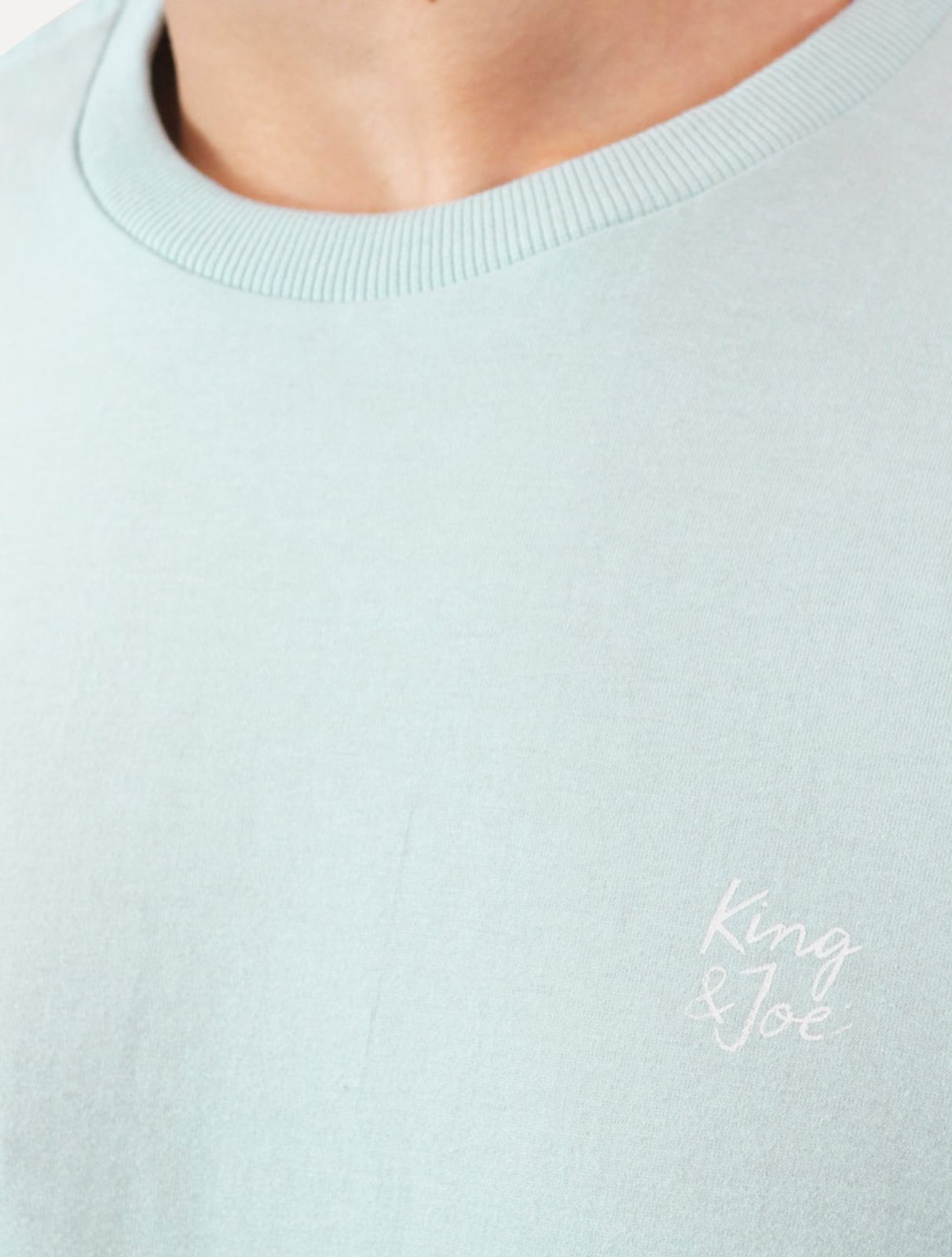 Vista 3 Camiseta King & Joe Masculina Basic Script Peito Claro azul King & Joe azul