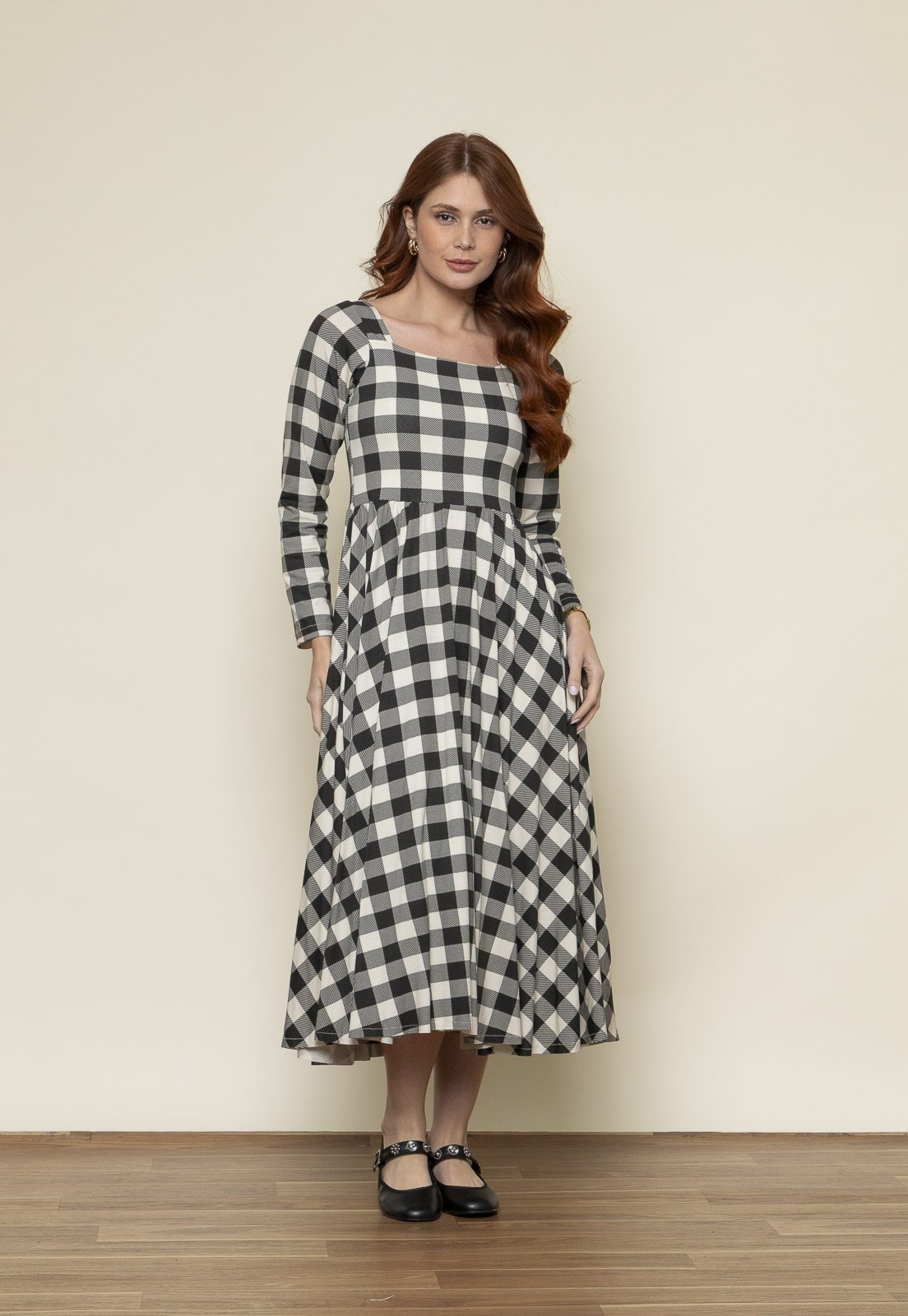 Vestido Aura Princesa Manga Longa Xadrez Preto