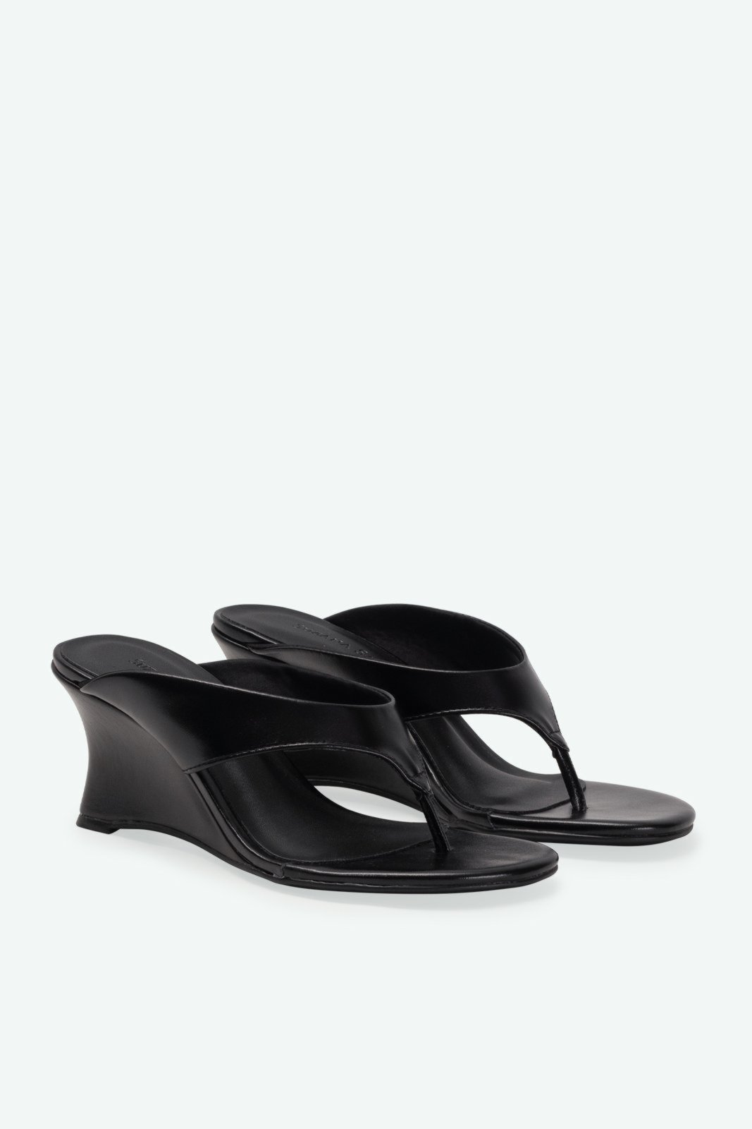 Vista 3 Tamanco Dalva Suzana Santos preto Suzana Santos preto