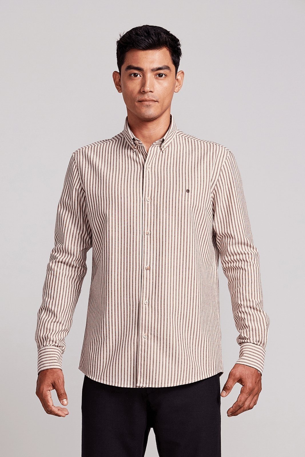 HIGHSTIL Camisa Slim Fit Listrada - Marrom