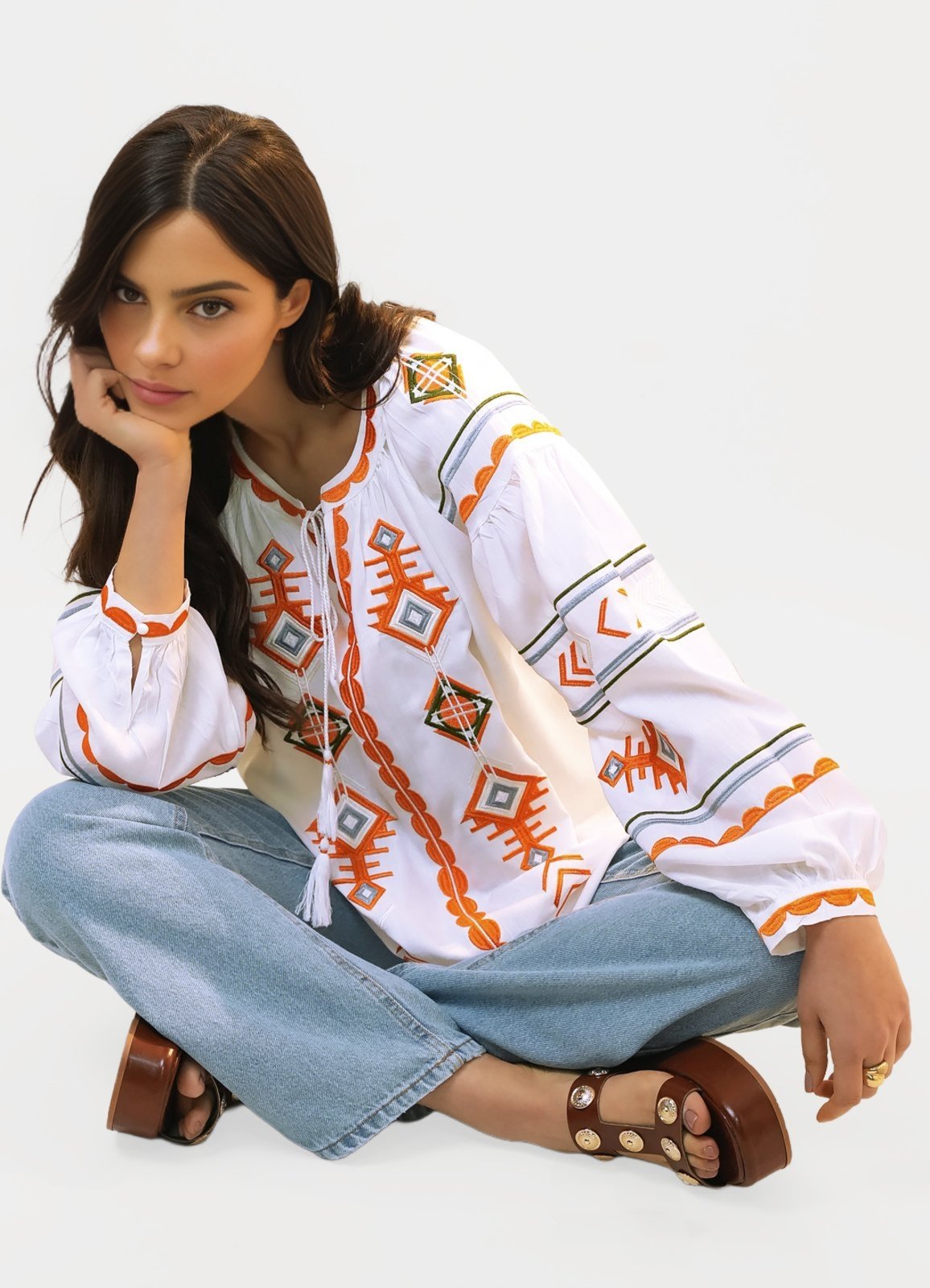Blusa Branca Boho Bordada em Viscose com Mangas Branco