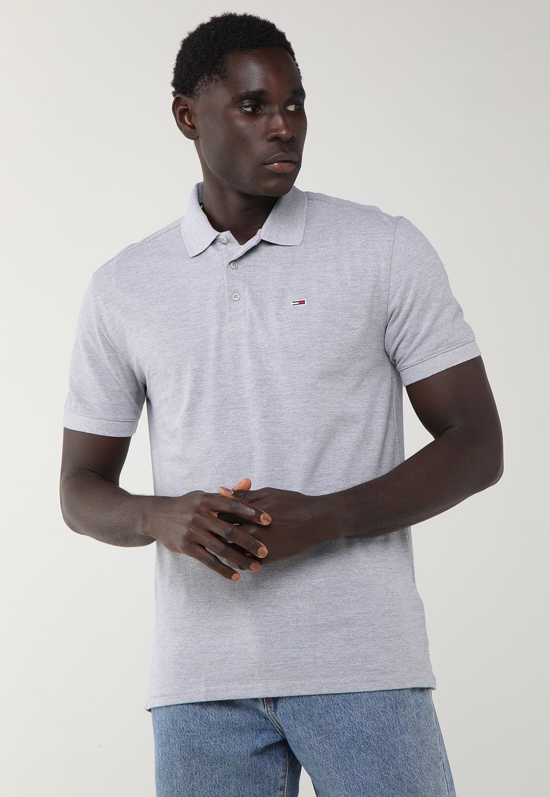 Camisa Polo Masculina Tommy Jeans TJM Reg Badge Tee Cinza Claro