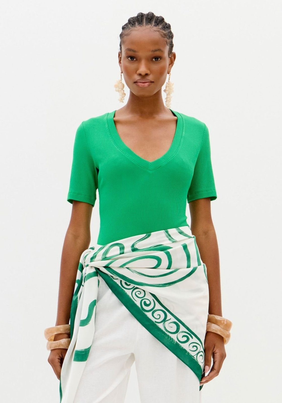 Vista 2 Blusa Canelada Com Decote V Lança Perfume verde Lança Perfume verde