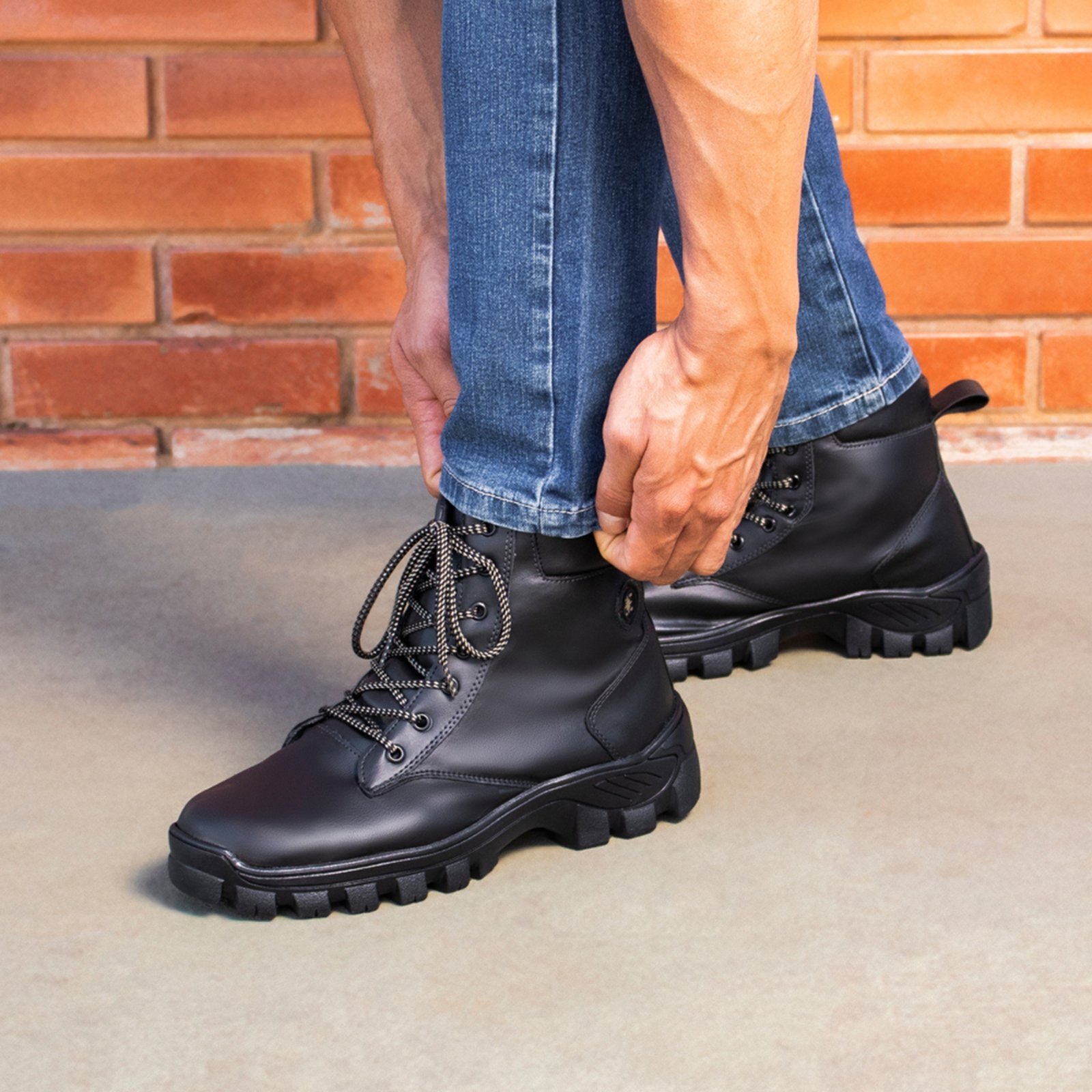 Bota Masculina Adventure Bredeni Macia Resistente Cano Curto Solado Antiderrapante Com Cadarço Trabalho Trilha Preta
