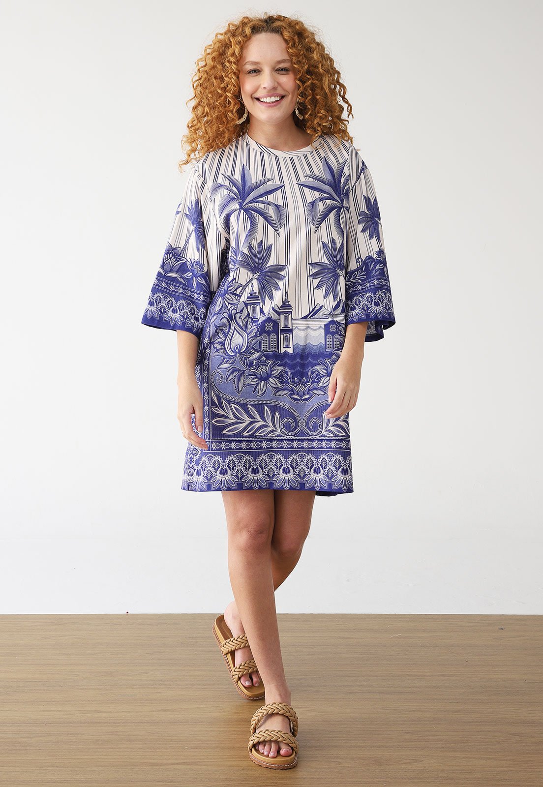 Vestido FARM Curto Tshirt Big Afeto Tropical Off-White