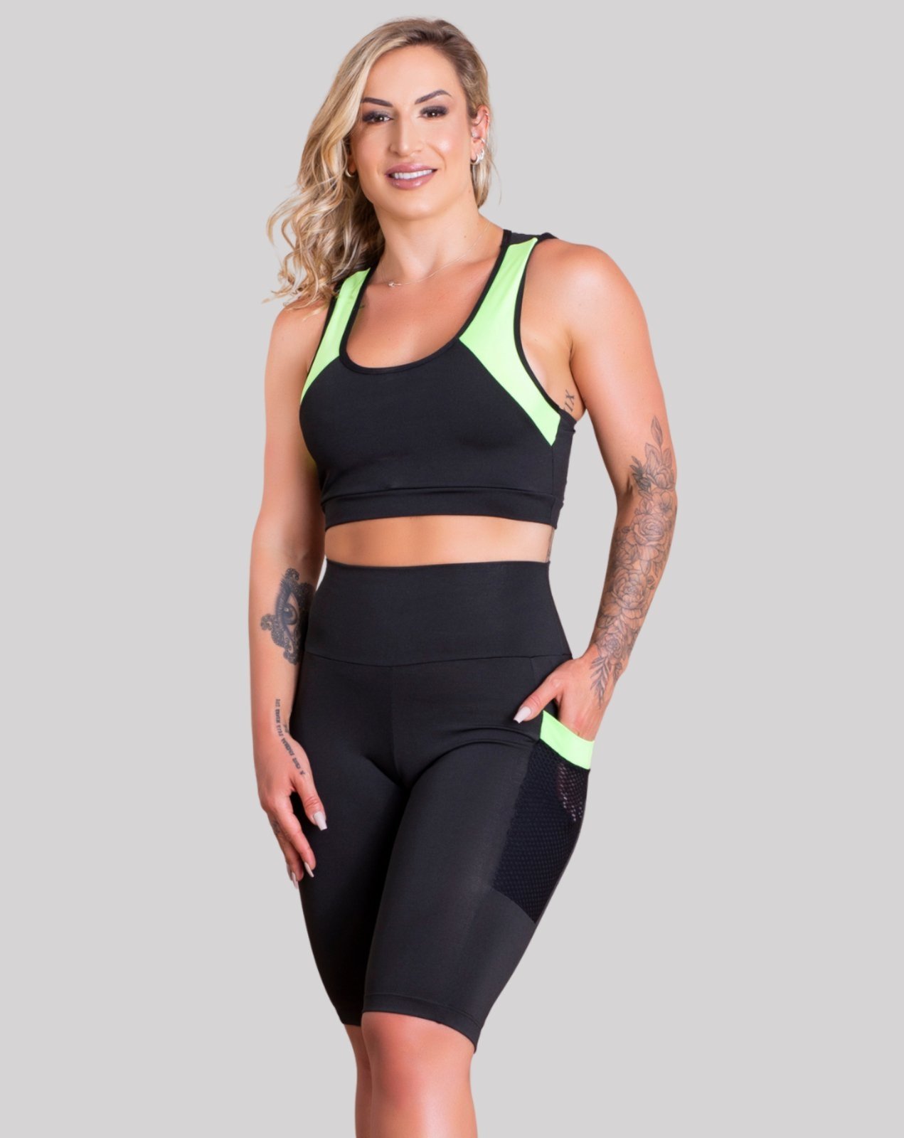 Conjunto Fitness Feminino GJR Modas Top Nadador Decote Costas E Bermuda Cintura Alta Com Bolso Lateral Academia Verde
