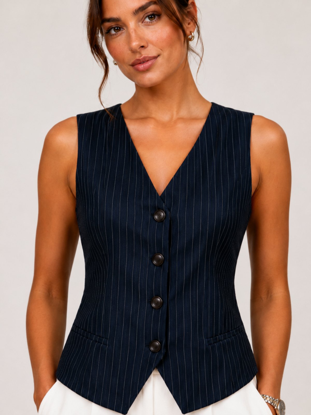 Colete Feminino Risca de Giz Lapetry Alfaiataria com Bolso Falso Preto