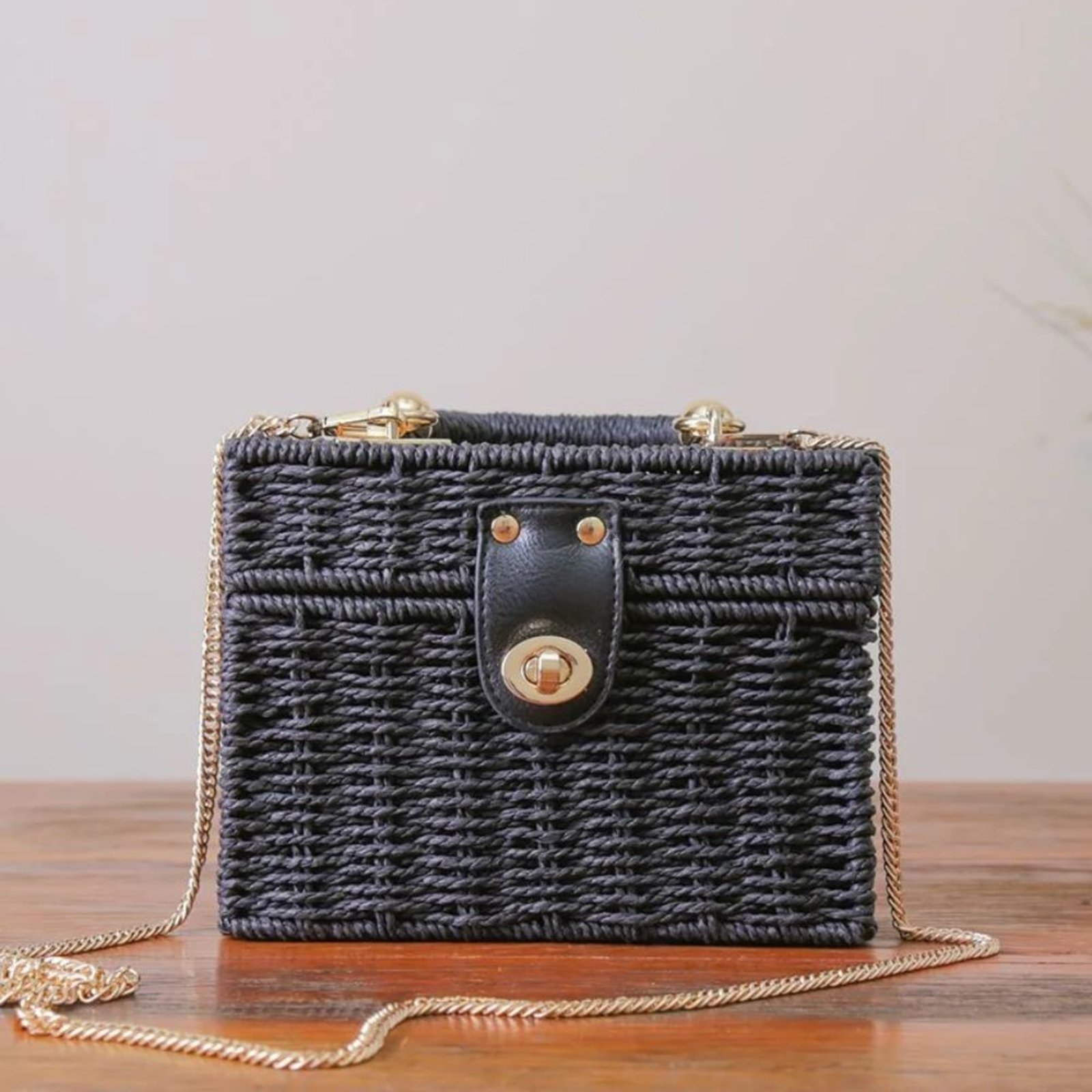 BOLSA DE PRAIA EM PALHA ESTRUTURADA C/ FORRO – FLORIPA – Preto – MELLOW BRAZIL