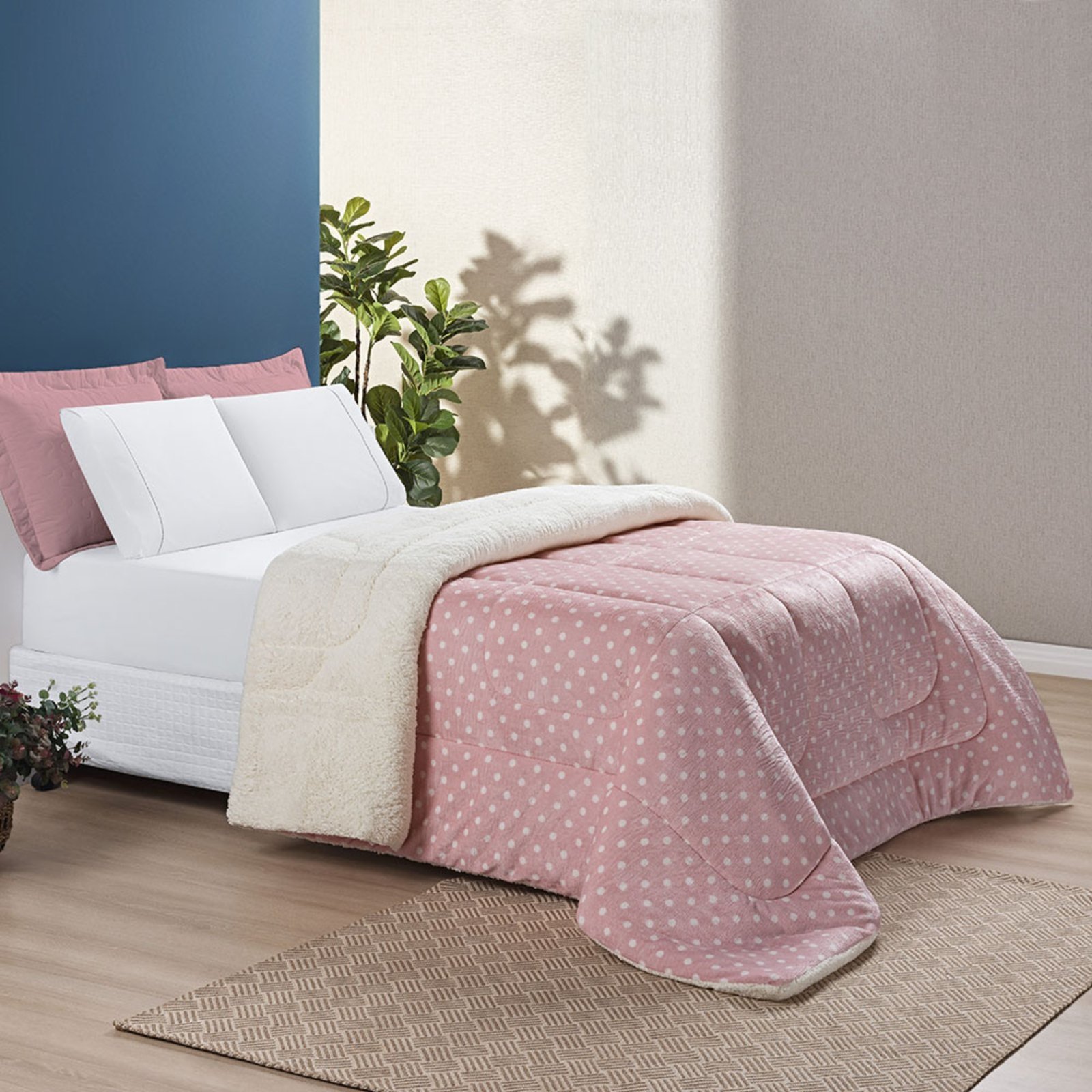 Edredom Coberdrom Romantico Poá Padrão Sherpa e Manta Flannel - Rosa - 100% Poliéster