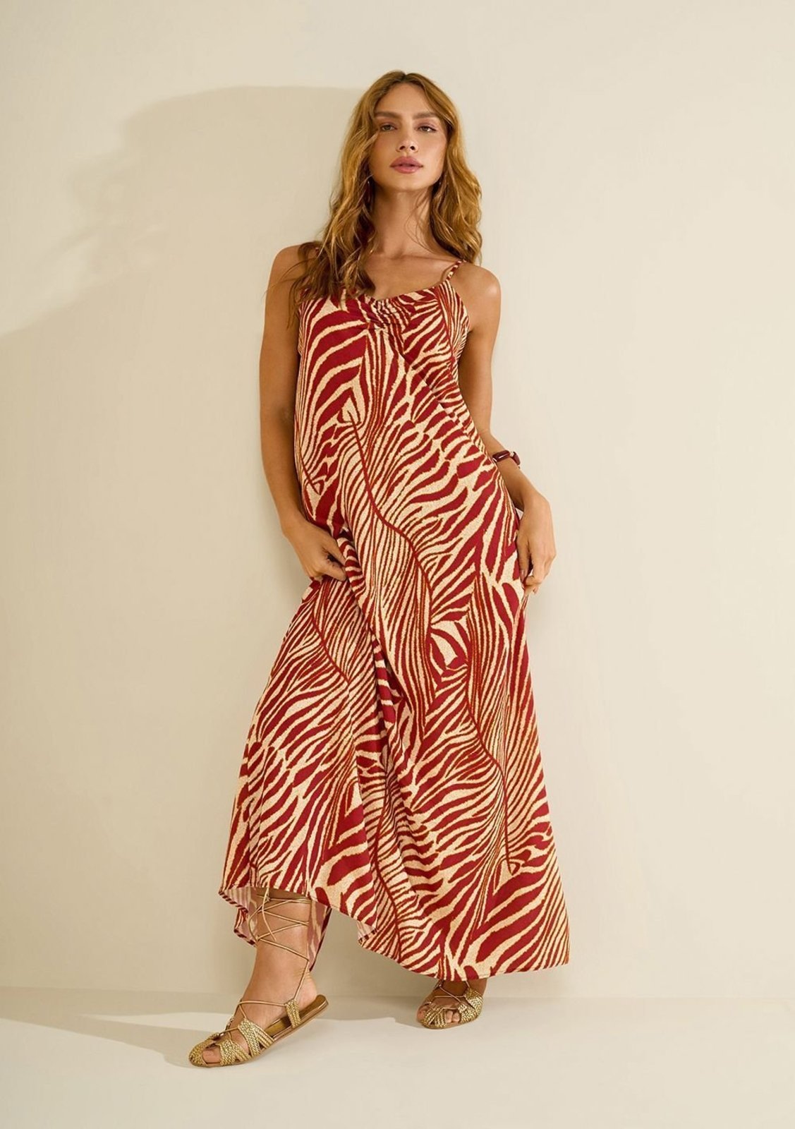 Vestido Morena Rosa Solto Decote V Sem Manga Longo - Vermelho