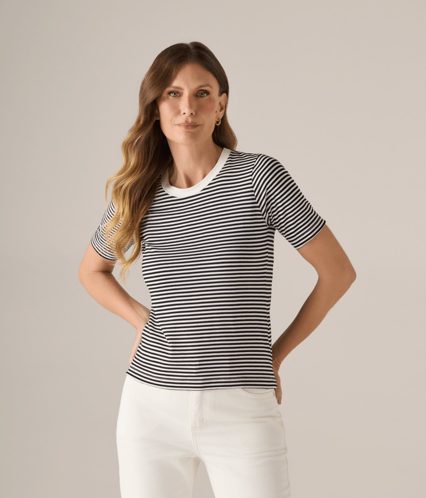 Blusa Makenji Malha Listra Gola Off White Feminina Preta