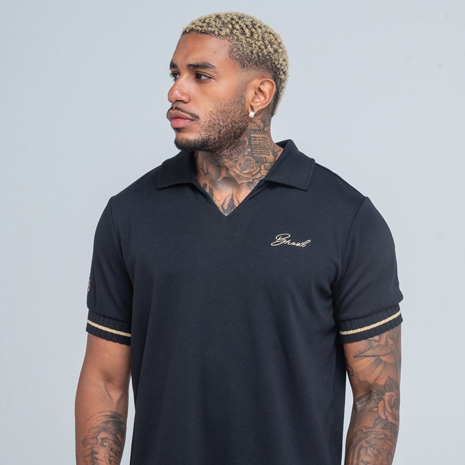 Camiseta Masculina Brasil Retrô 1958 Bordado Gola Polo Aberta Preto