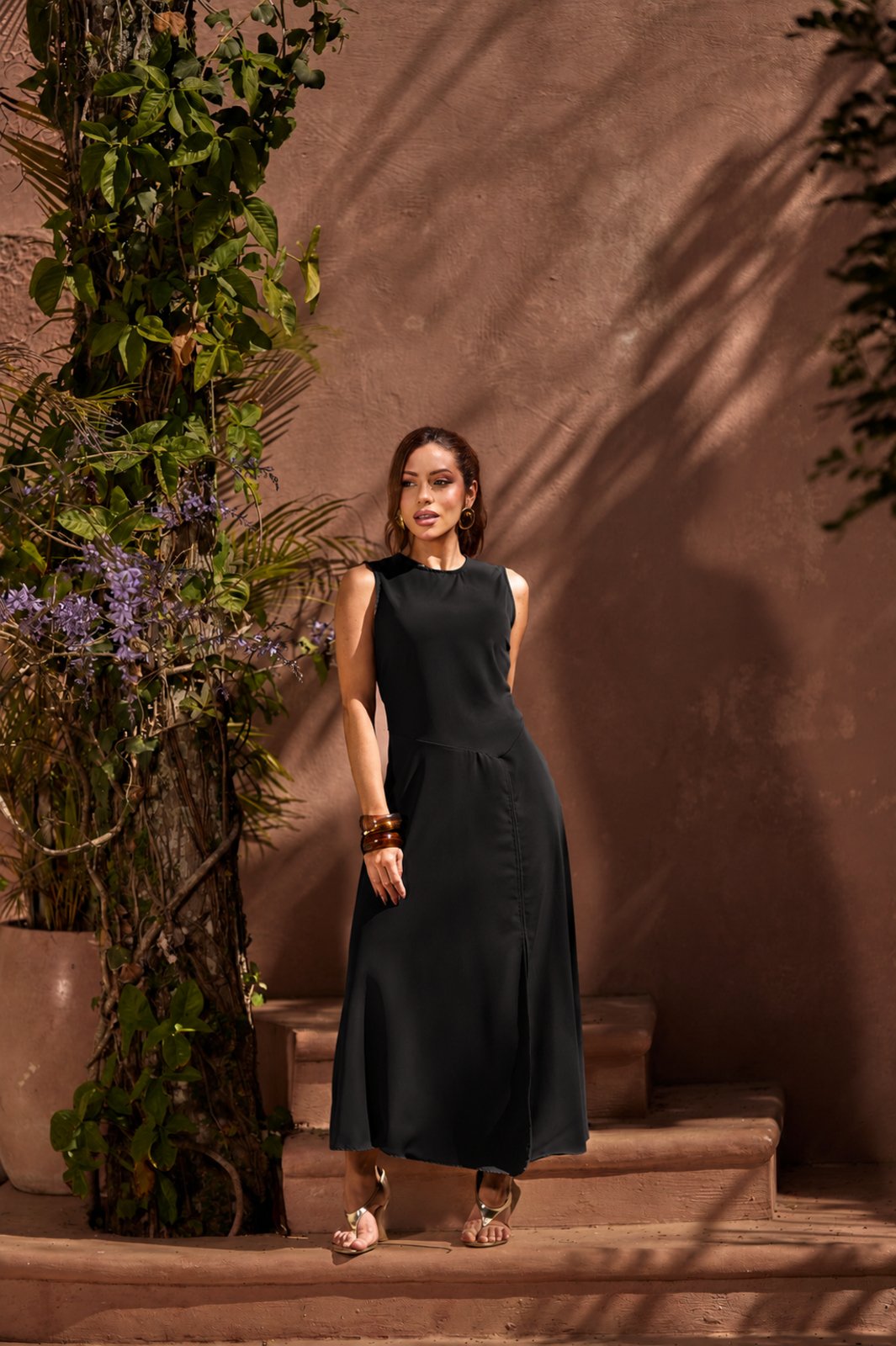 Vestido Longo Feminino com Fenda Frontal na Cor Preto Lemier Collection
