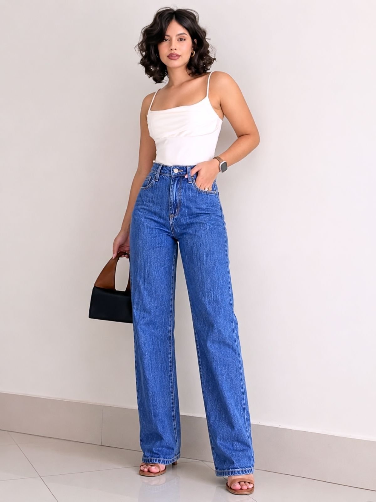 Calça Jeans Reta Feminina Cintura Alta Lavagem Media