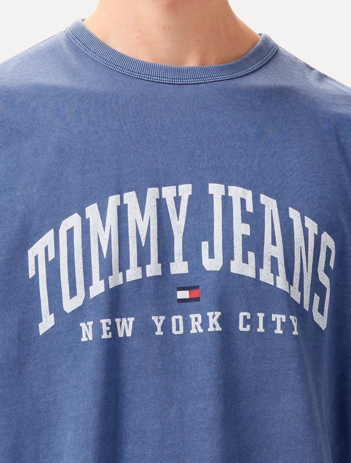 Vista 3 Camiseta Tommy Jeans Masculina Regular Logo Varsity Washed Royal azul Tommy Jeans azul