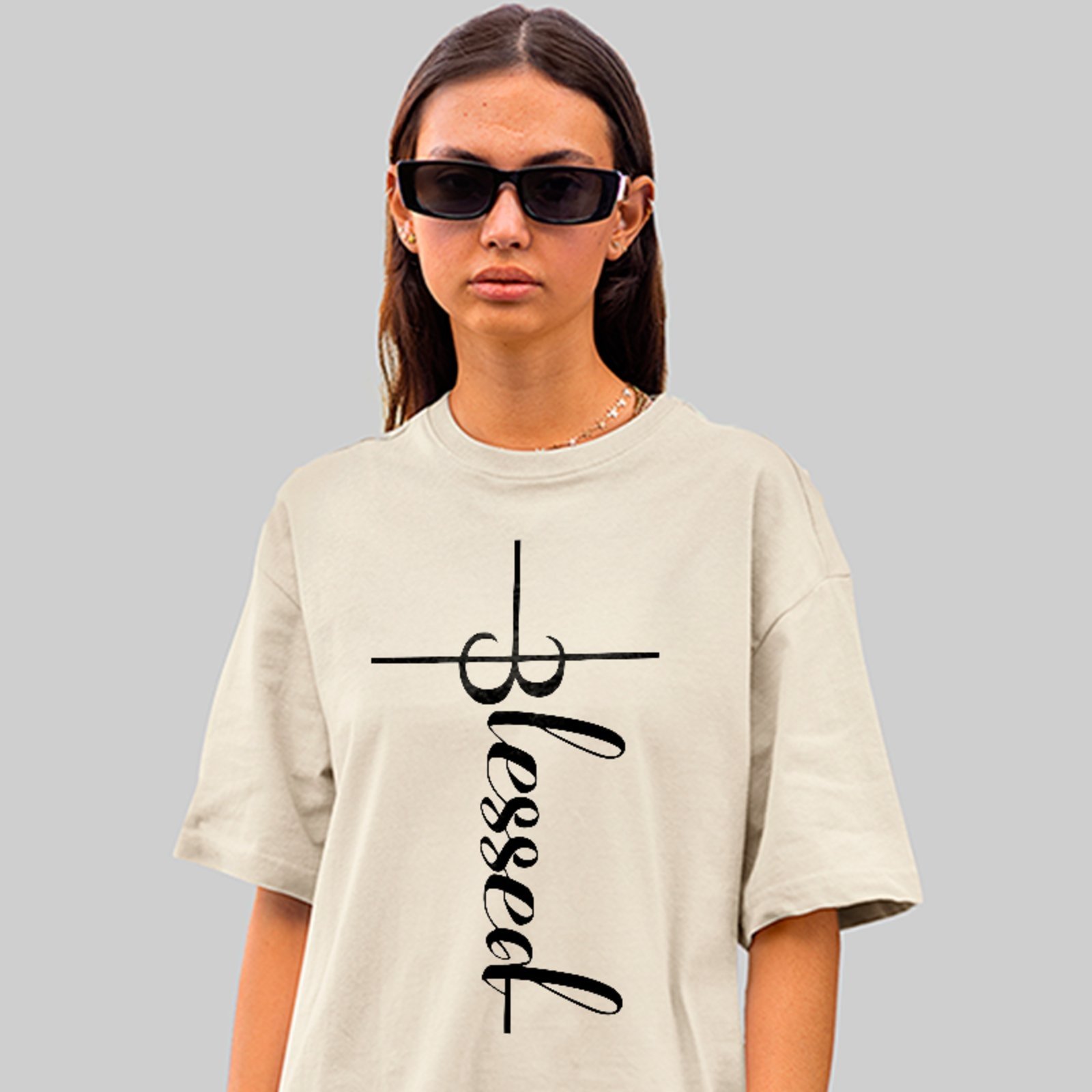 Camiseta Oversized Blessed Cruz Fé Cristã Off White