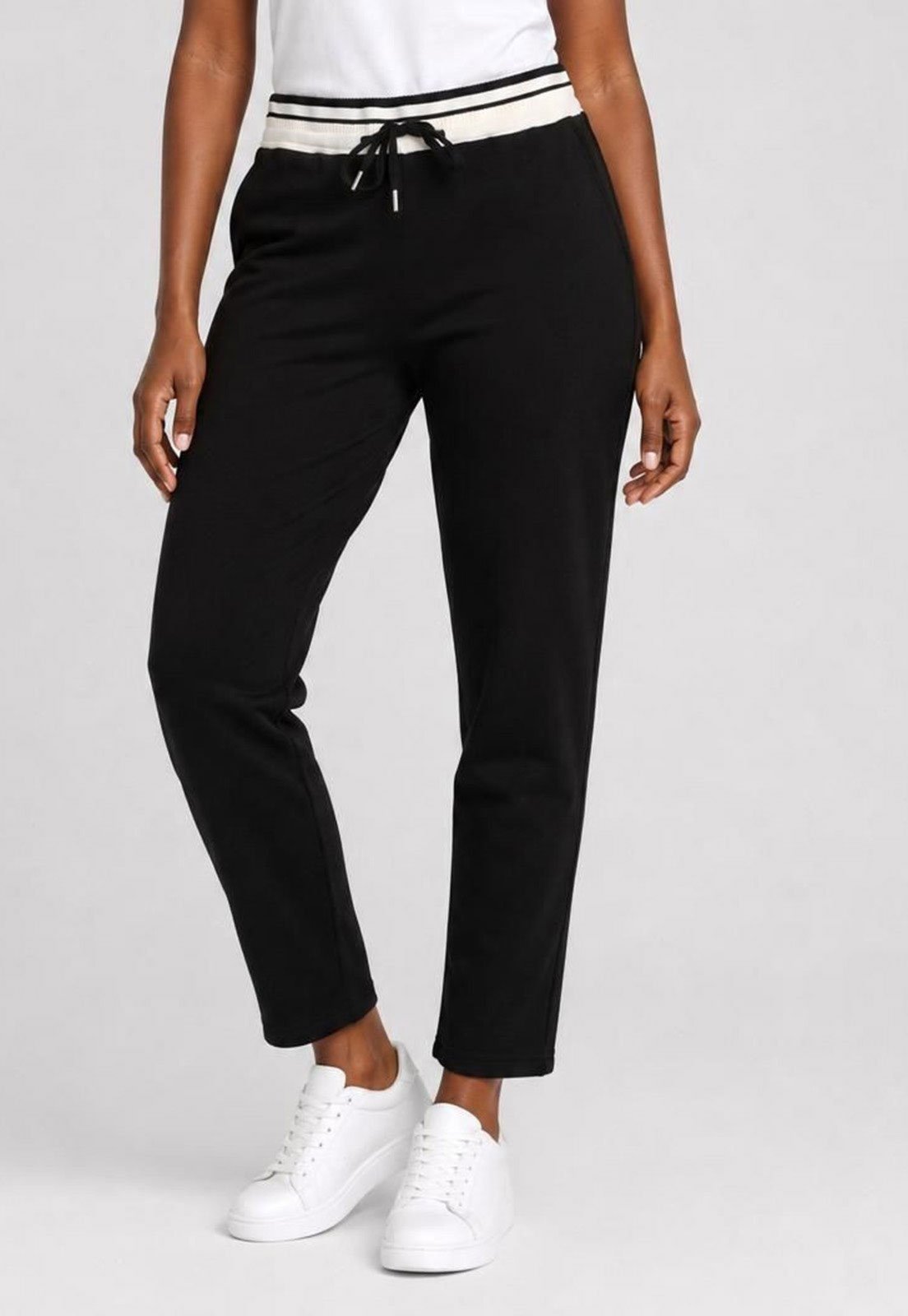 Calça de Moletom Jogger Feminina Facinelli Cós Listrada Preta