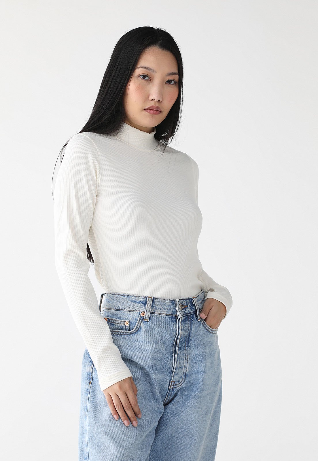 Vista 2 Blusa Canelada Fila Ajustada Essentials Off-White off-white white Fila off-white white