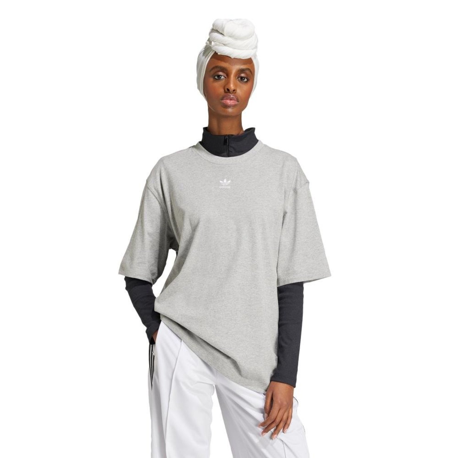 Camiseta Boyfriend Essentials adidas Originals Cinza