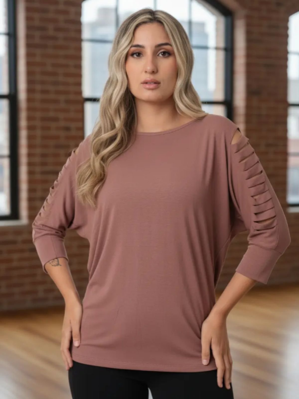 Blusa Feminina Sallada Mista Talita Manga Morcego Marrom