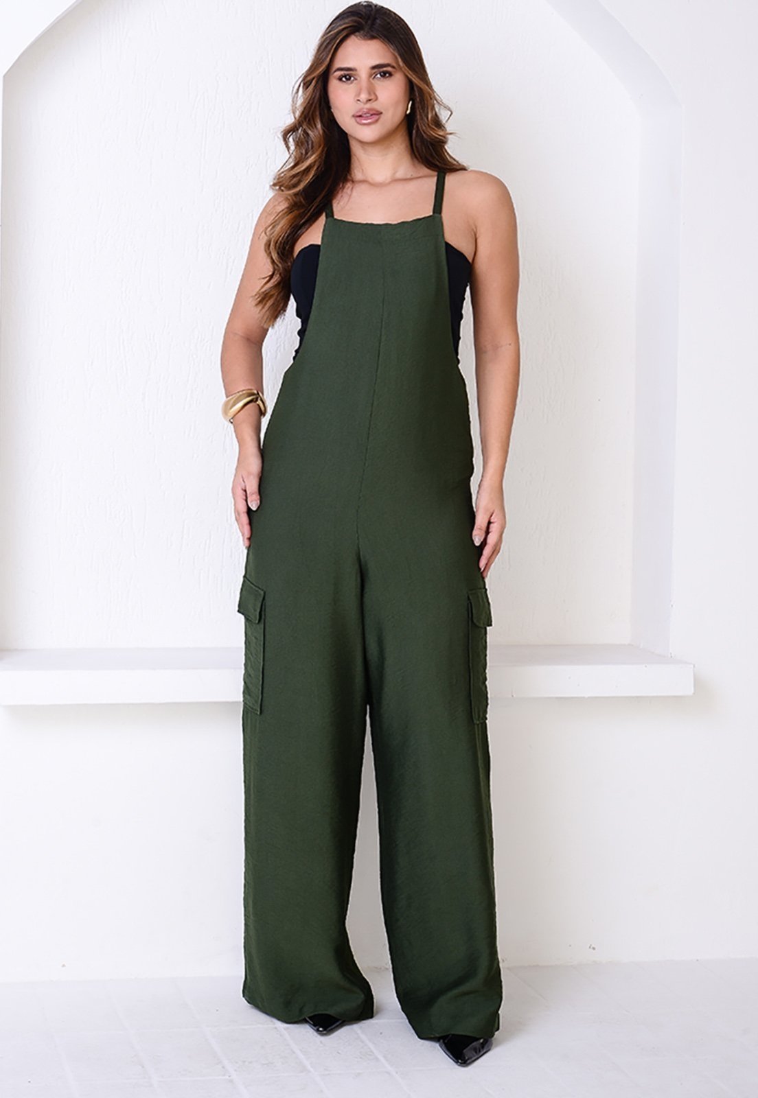 Jardineira de Viscose com Bolsos BBonnie Liz Verde Militar