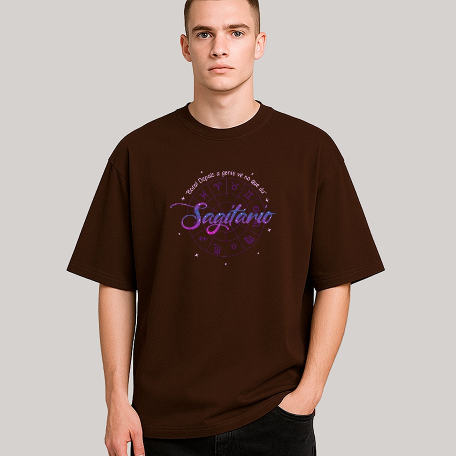 Vista 3 Camiseta Ousy Signo Sagitário Street Oversized Unissex marrom ousy marrom