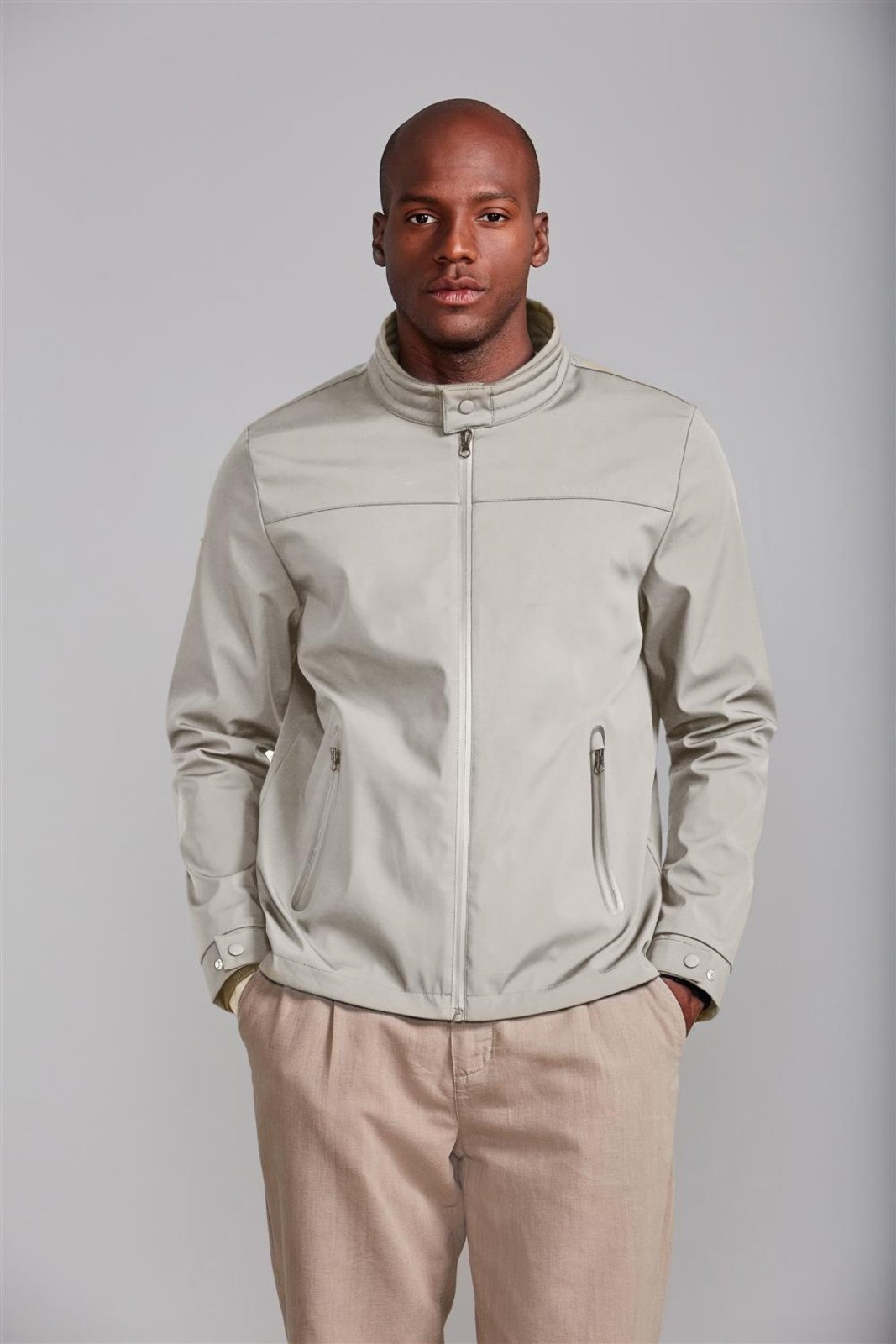 HIGHSTIL Jaqueta Corta Vento – Bege Areia