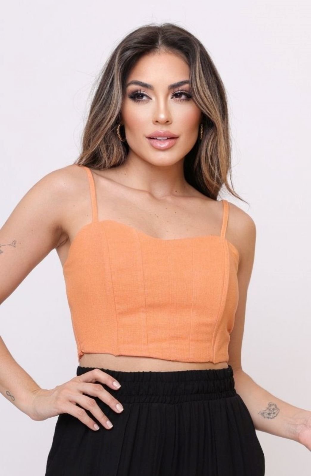 Regata Cropped Linho Decote Coração Laranja Claro