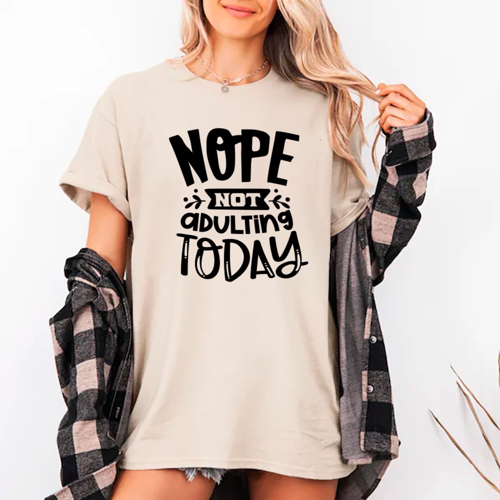Vista 2 Camiseta Ousy Básica Nope Not Adulting Today Humor Meme Unissex Off White off-white white ousy off-white white