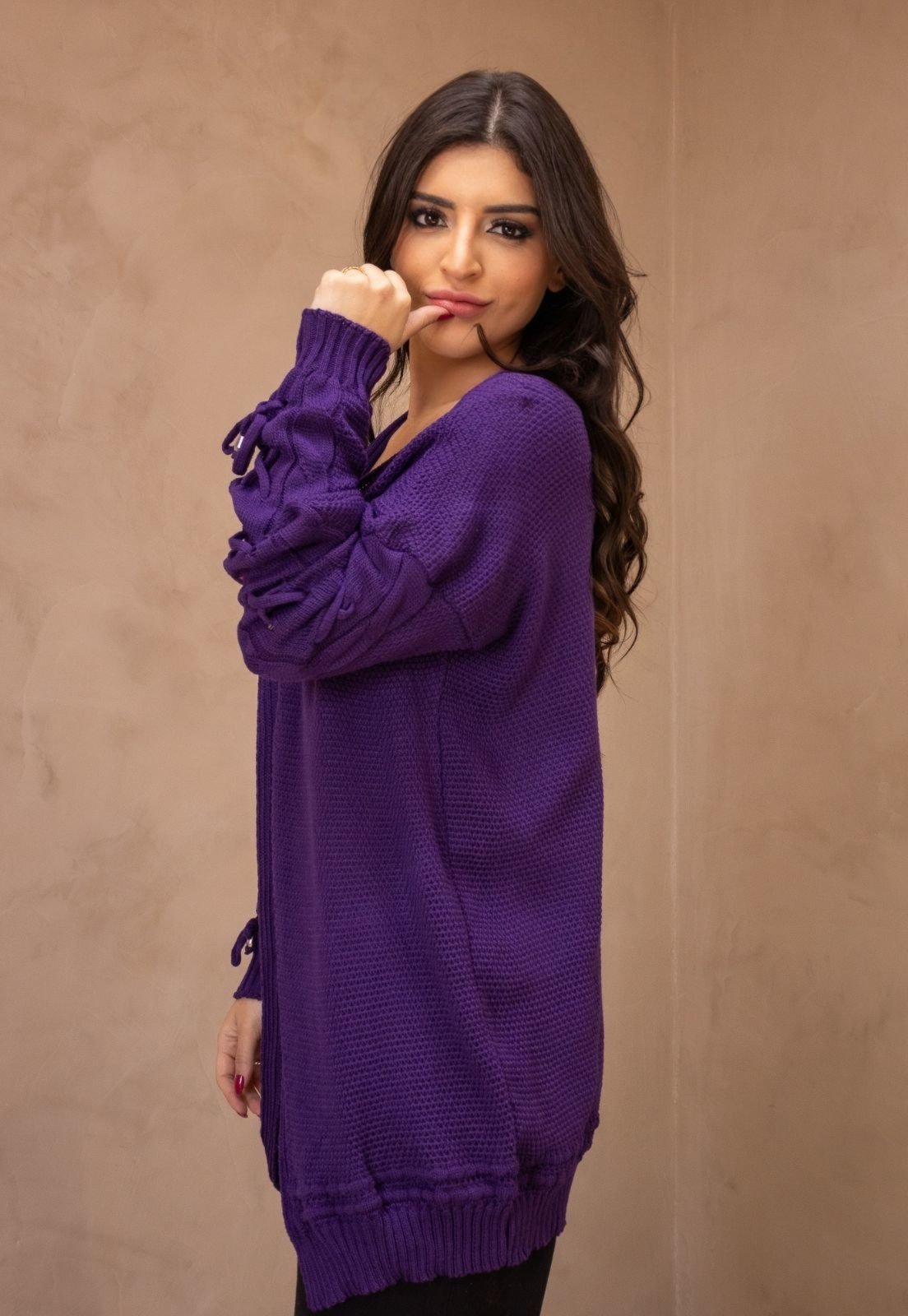 Vista 3 Cardigã Tricot Detalhes Trançados na Manga Longa Inverno Noruega Uva Cia do Vestido roxo Cia do Vestido roxo