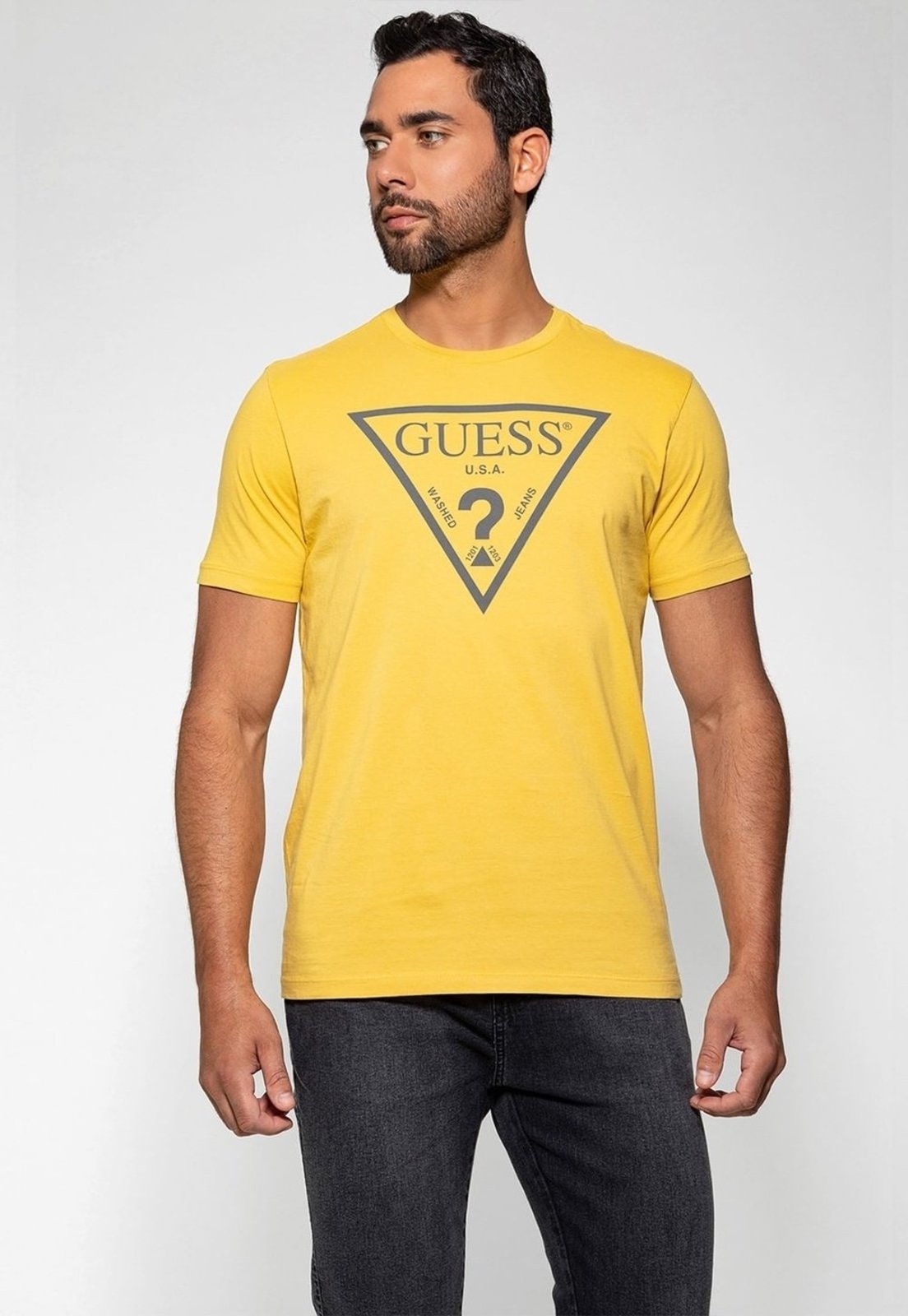 Camiseta Logo Triangulo Relevo Guess Amarelo