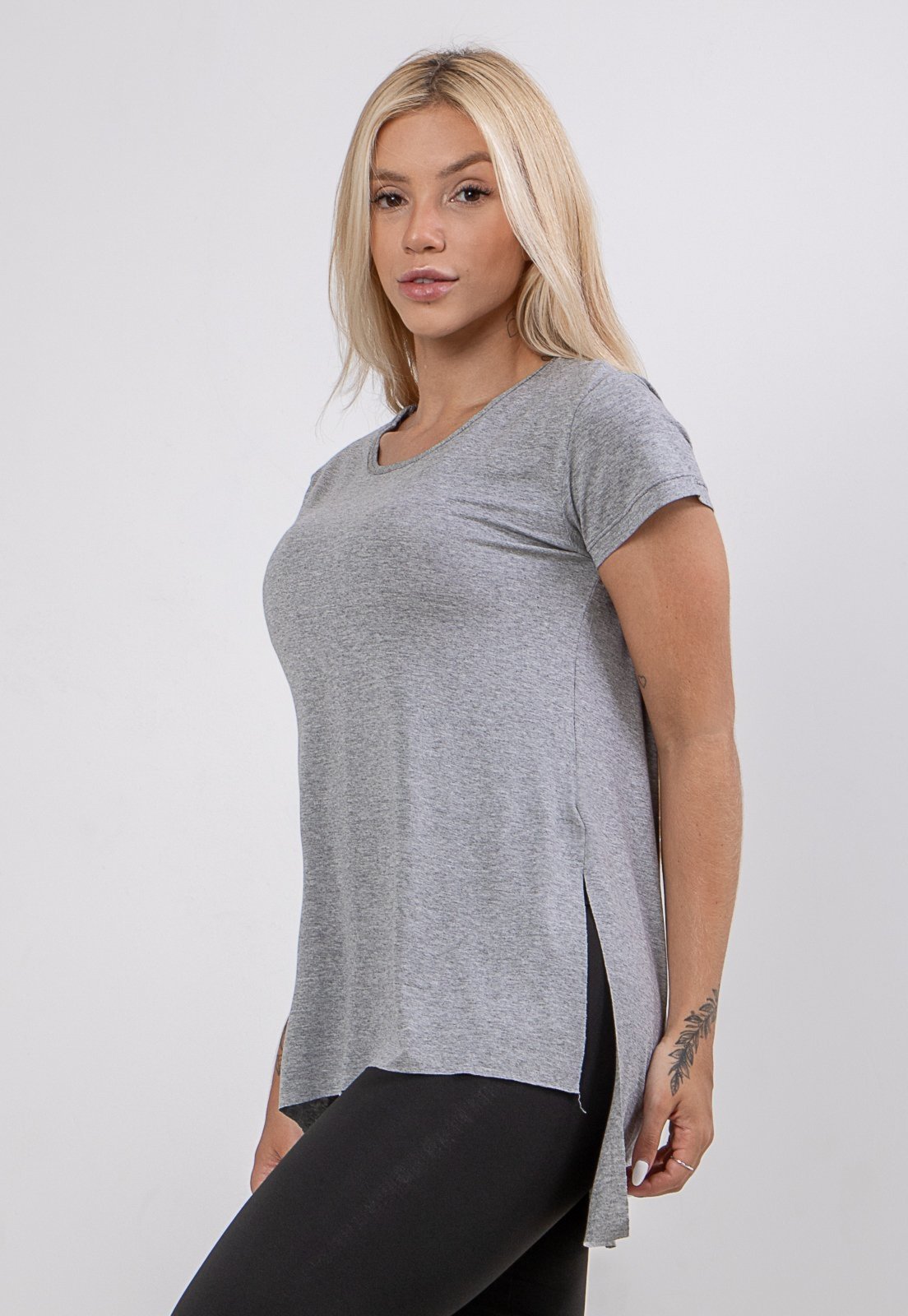 Vista 3 Blusa Diluxo Sobre Legging preto Diluxo preto