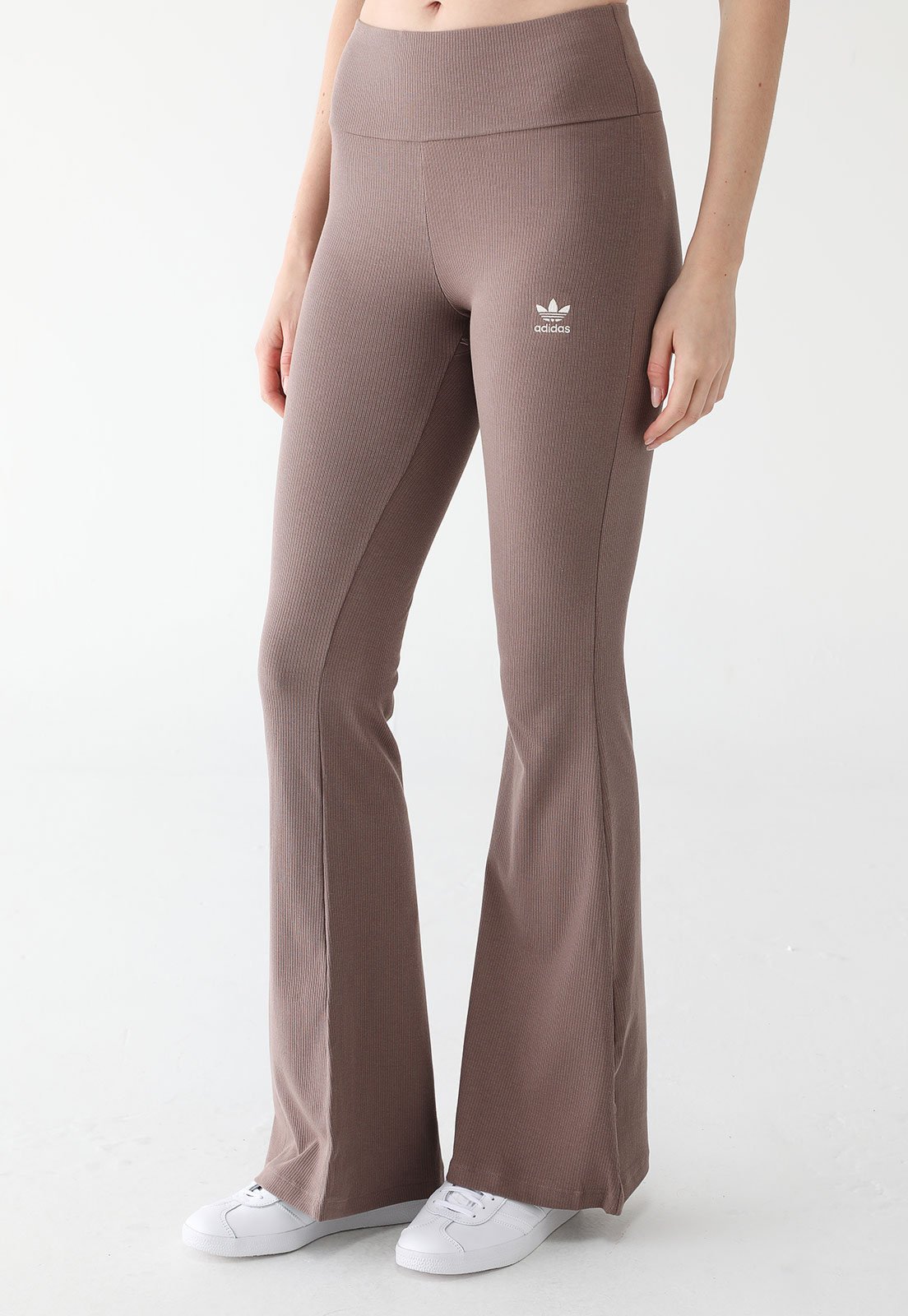 Calça Canelada adidas Originals Flare Essentials Bege