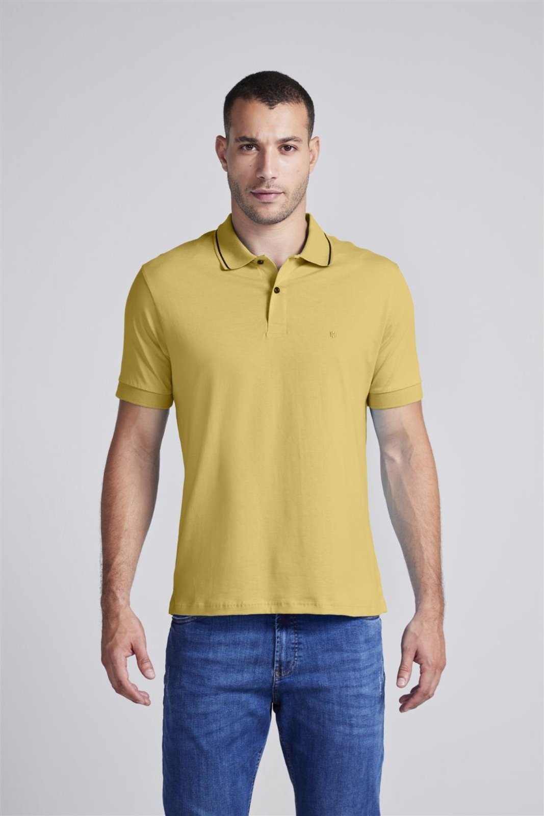 HIGHSTIL Polo Manga Curta Comfort Malha Básica - Amarelo Mostarda