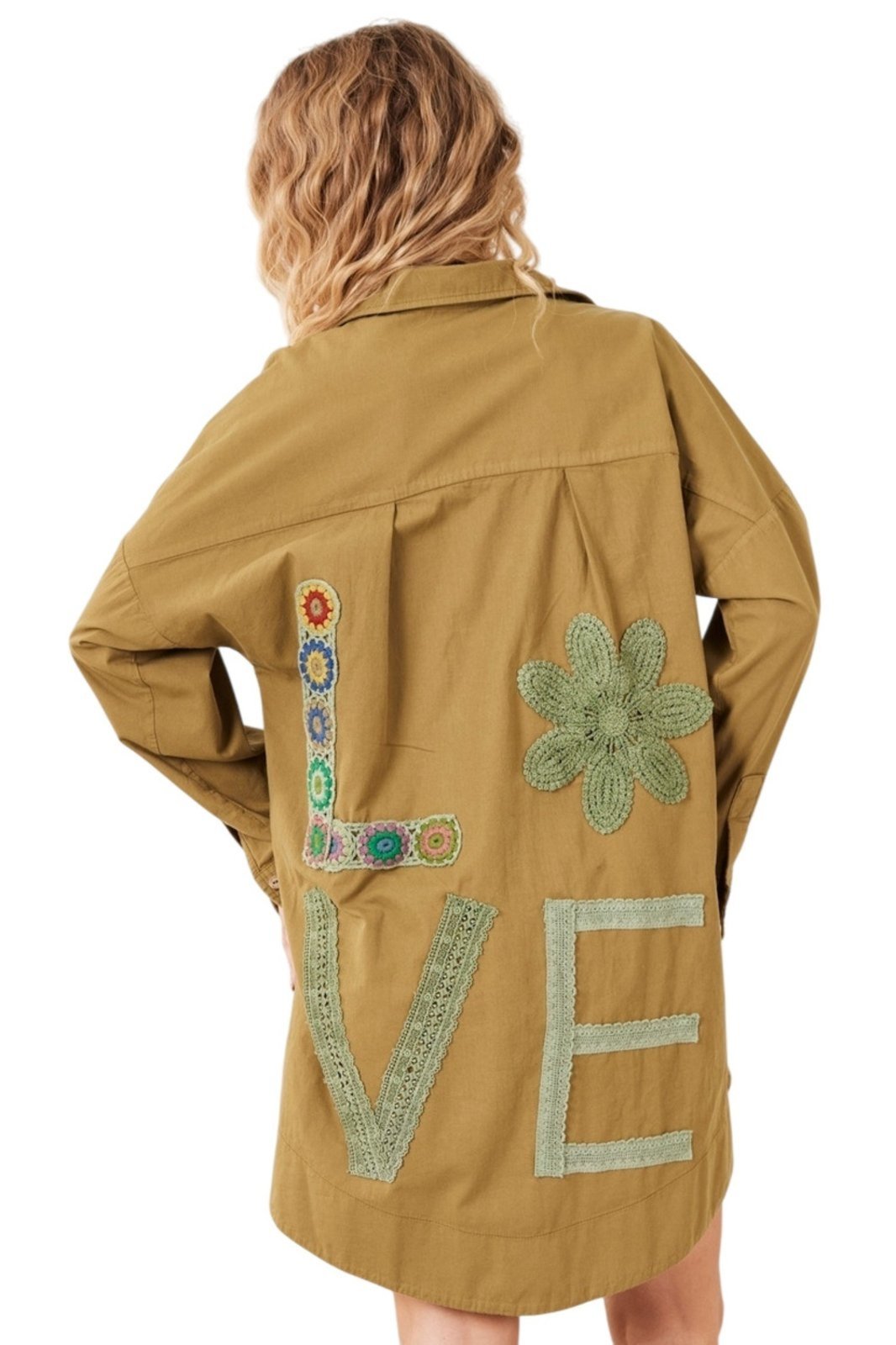 Camisa Ampla Com Bordado Love Nas Costas Verde Militar Yacamim A23 – Verde