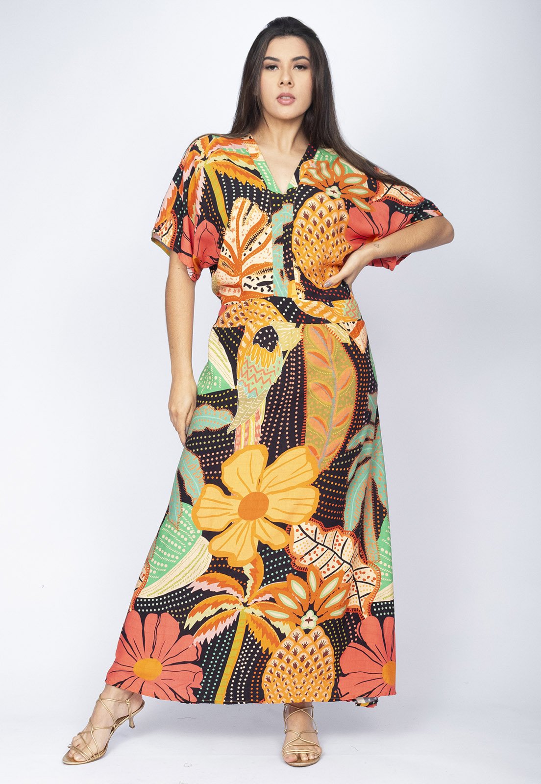 Vista 2 Vestido Midi Viscose Morcego Parati com Elástico Estampa Jardim do Verão Amazonia Vital estampado/preto
