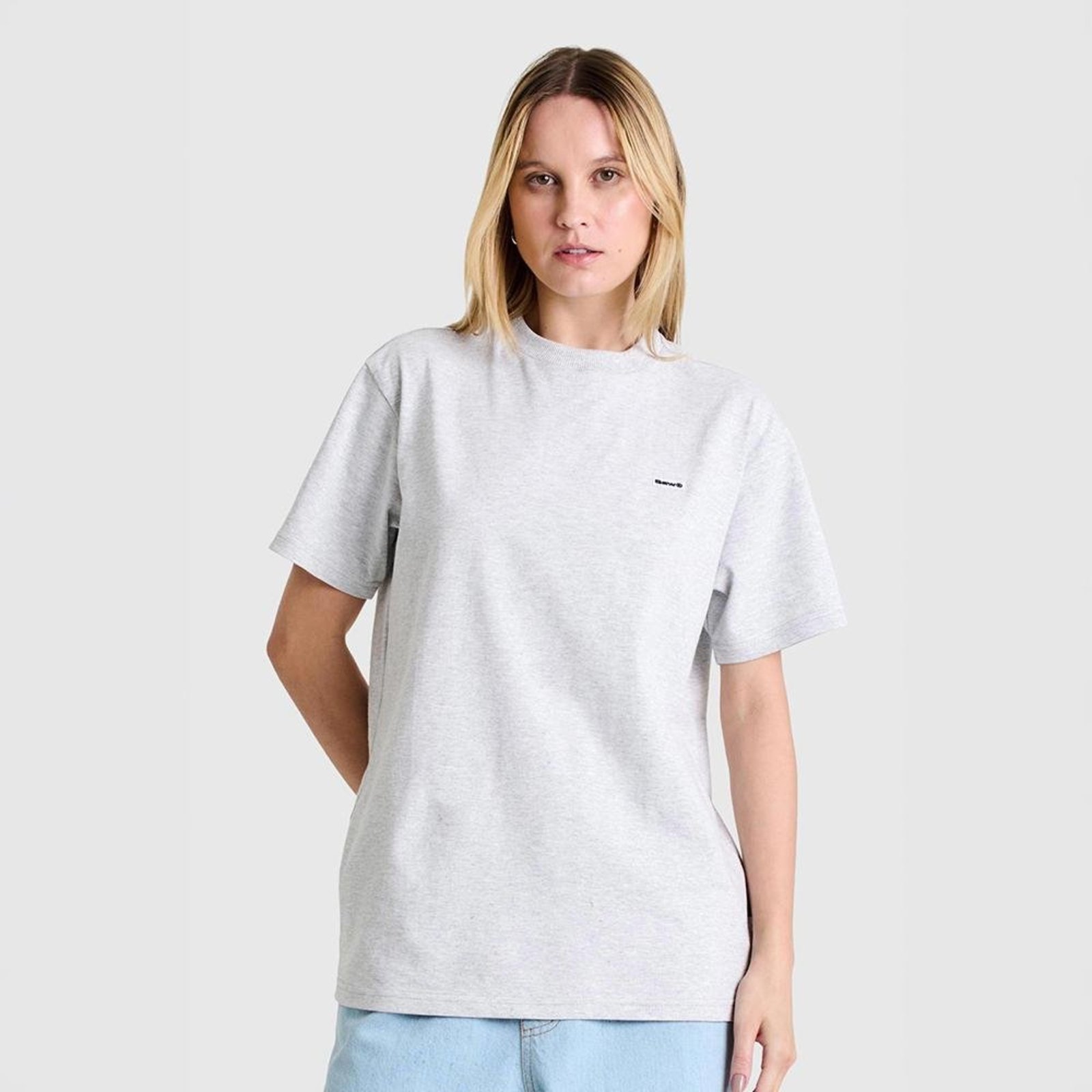Camiseta Regular Heavy Patch Logo Cinza