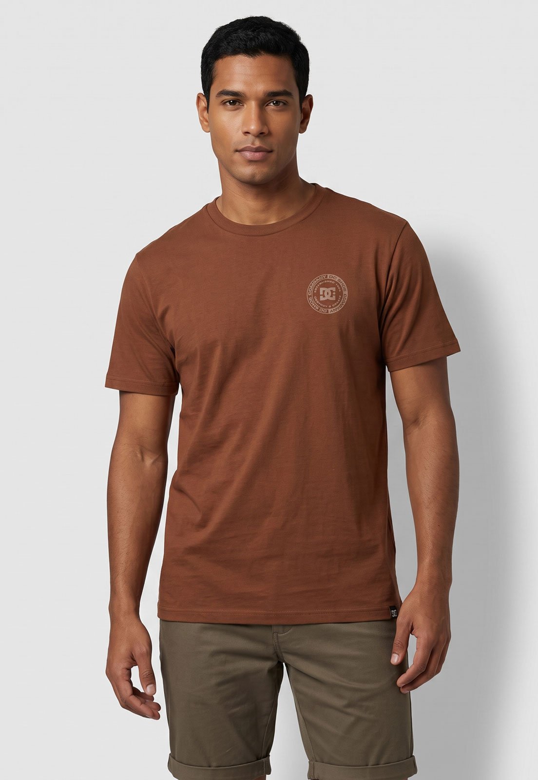 Camiseta Masculina DC Shoes Corpo FB Marrom