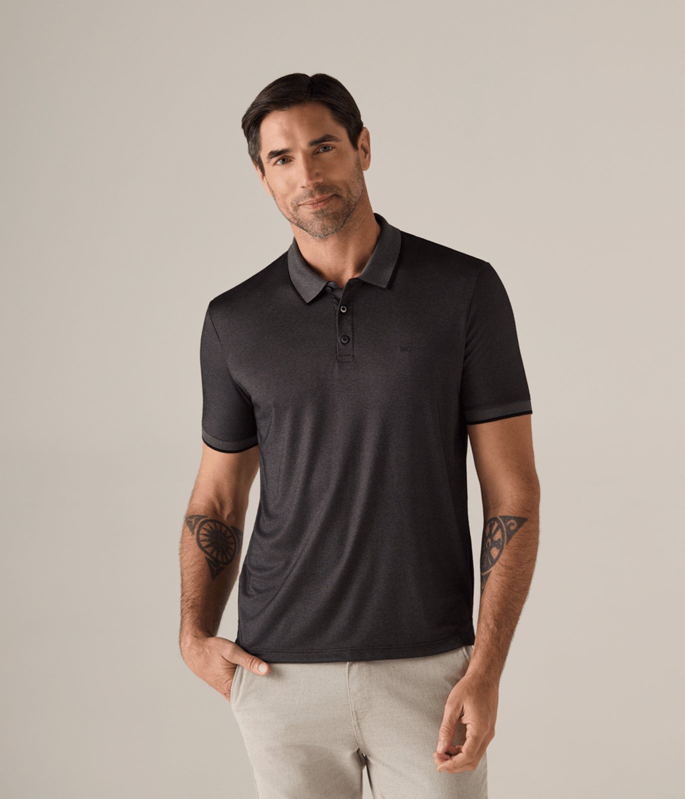 Polo Makenji Manga Curta Premium Com Bordado Masculina Cinza Grafite