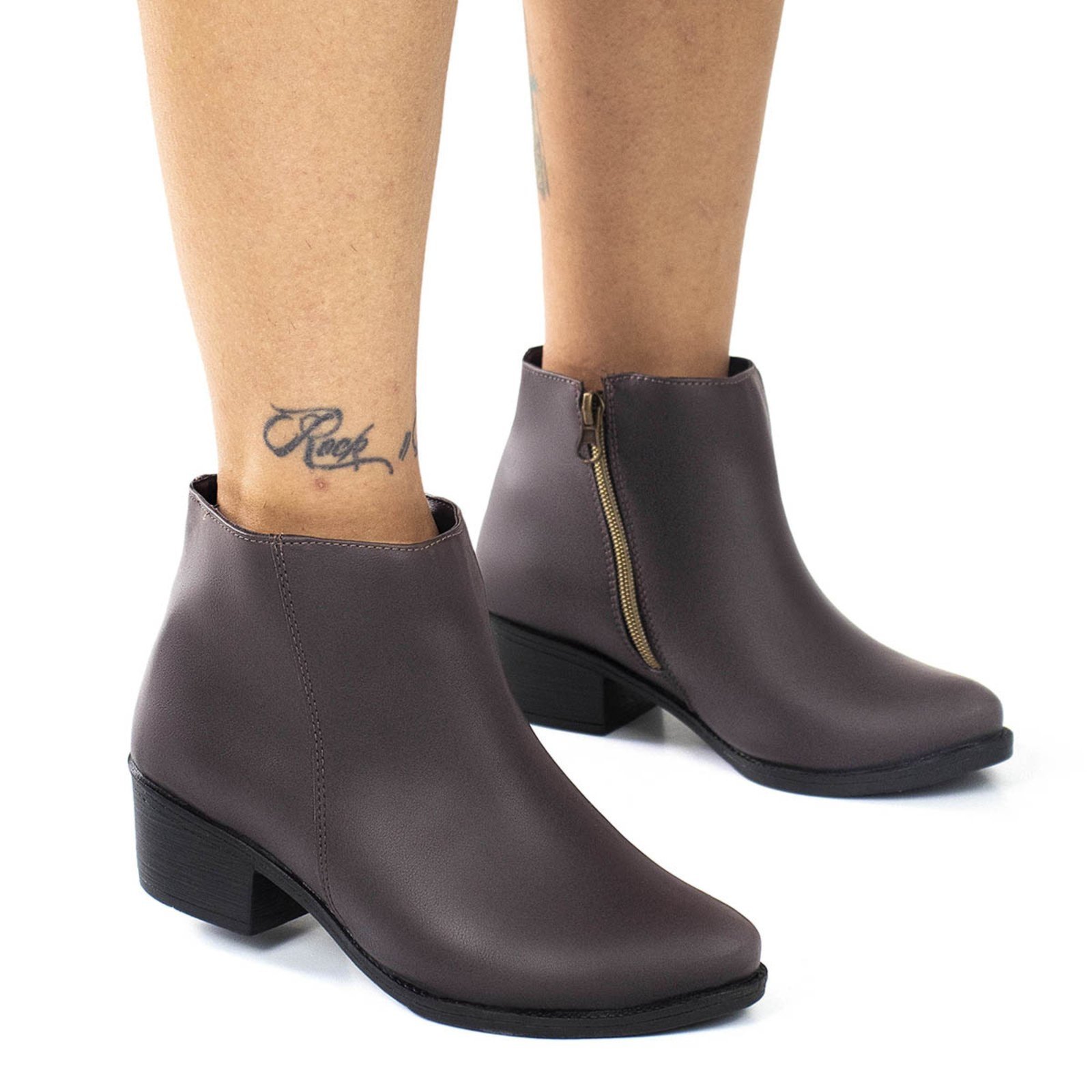 Bota Feminina Bredeni Moderna Cano Curto Zíper Lateral Salto Baixo Resistente Leve Confortável Café